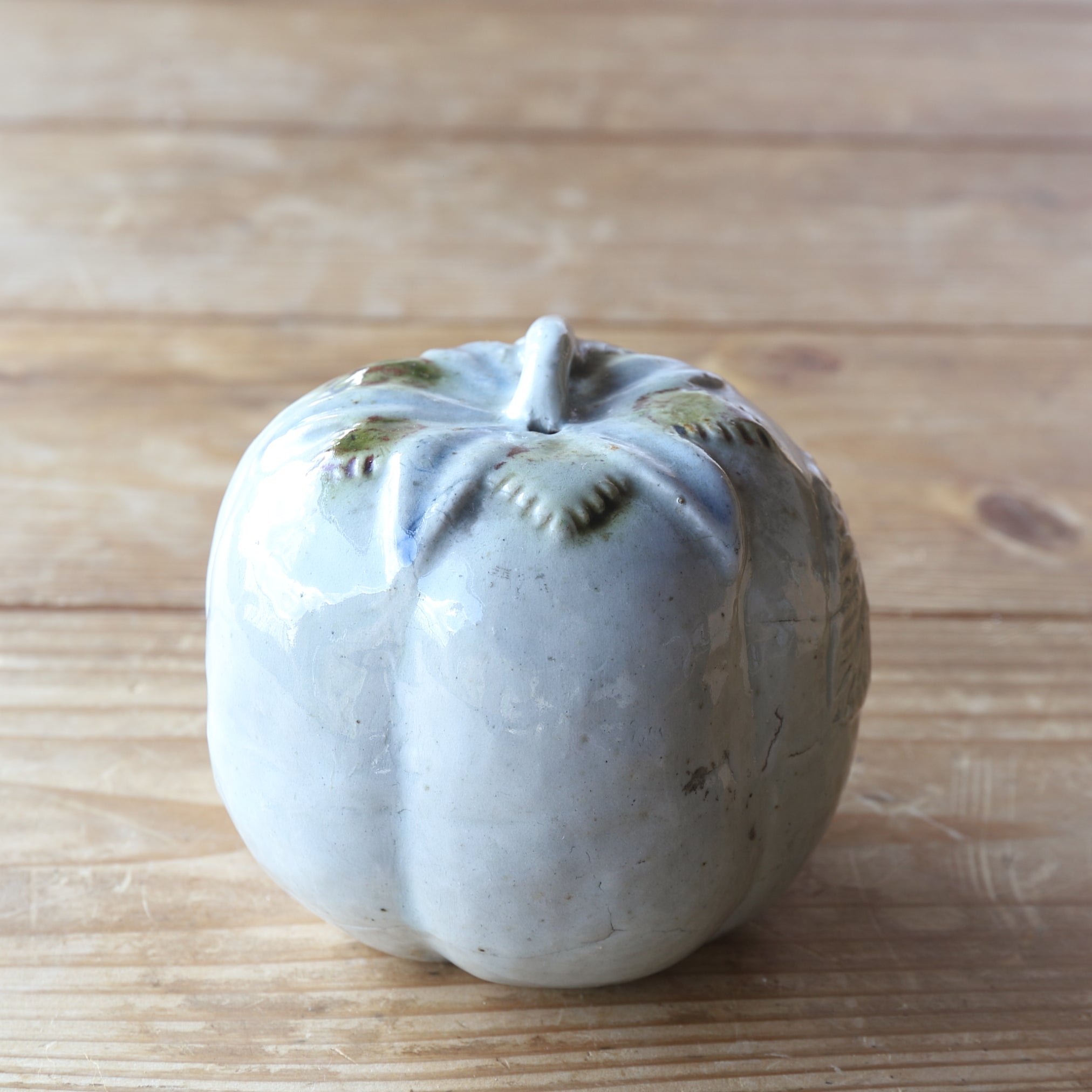 COMPTE-GOUTTES À EAU EN MELON, Porcelaine bleu et blanc, Dynastie Joseon(1392–1897 apr. J.-C.)