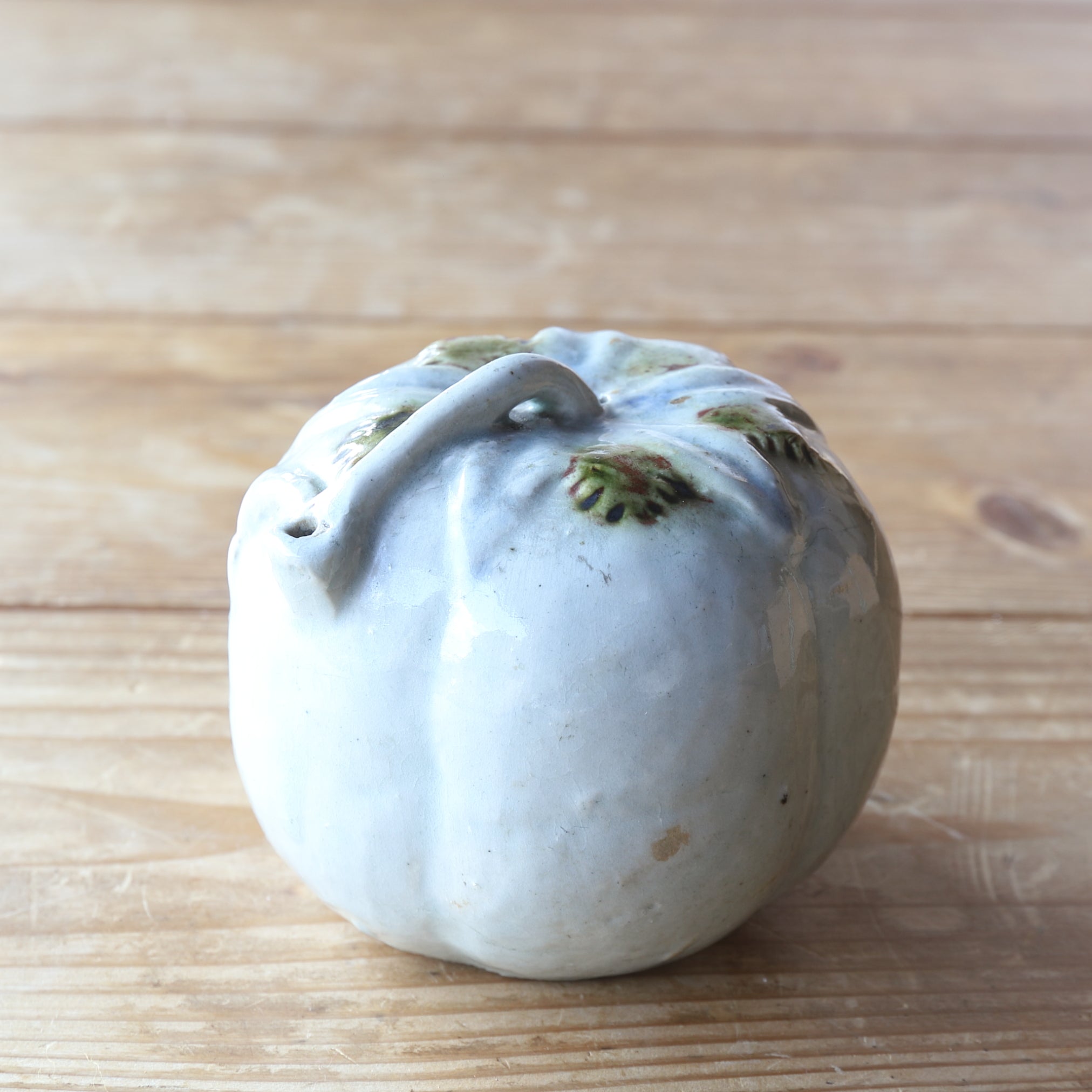 COMPTE-GOUTTES À EAU EN MELON, Porcelaine bleu et blanc, Dynastie Joseon(1392–1897 apr. J.-C.)