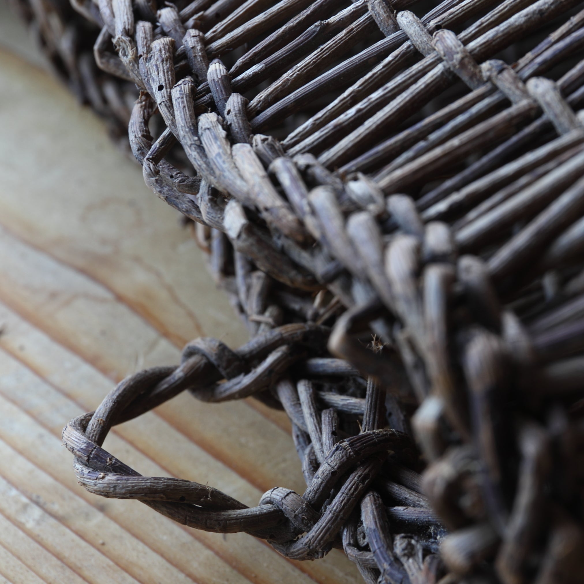 CESTA PARA FLORES DE AKEBIA, Edad Moderna Temprana(Siglos XVI–XIX)
