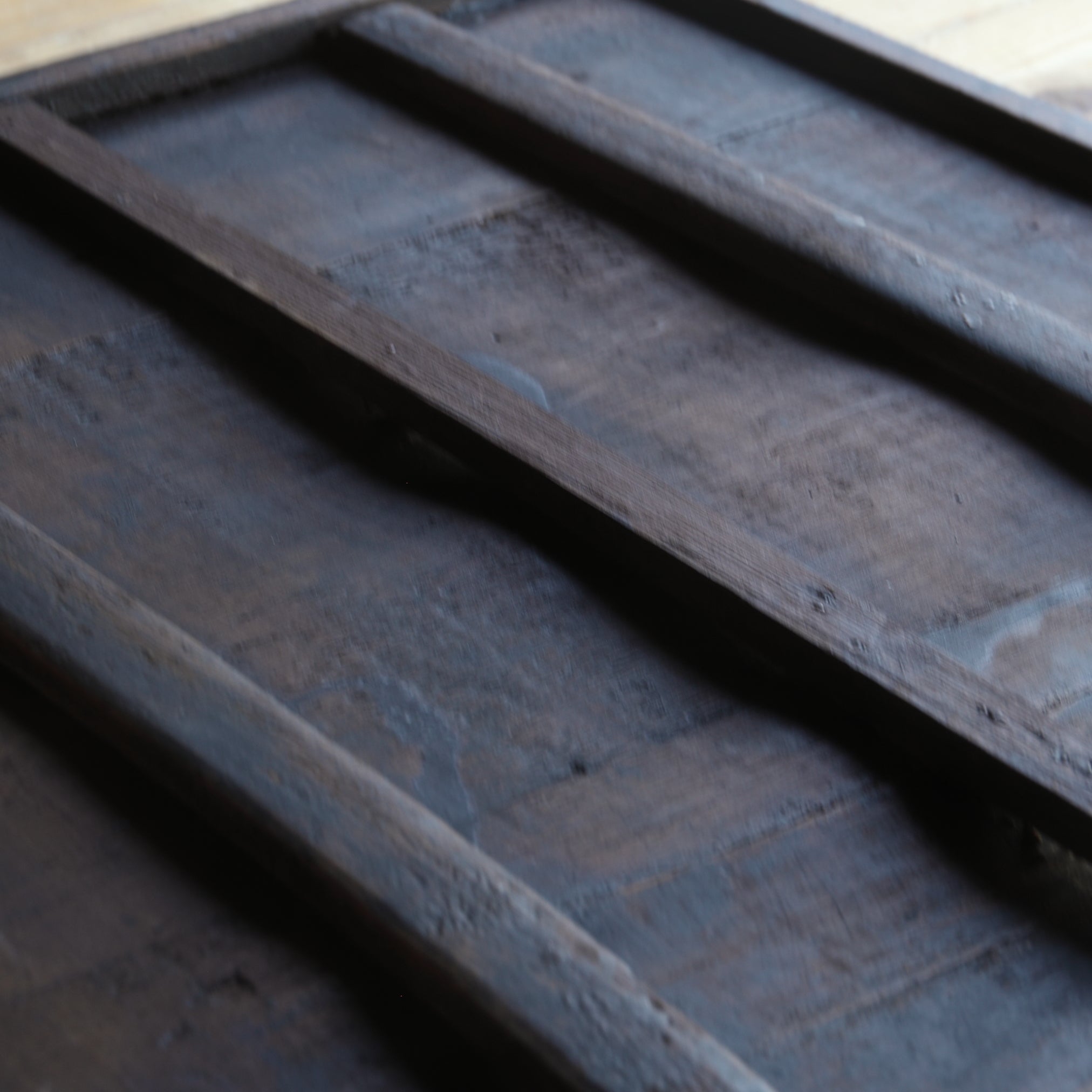 BANDEJA DE MADERA GRANDE, En forma de cuadrada, a3, Dinastía Joseon(1392–1897 d. C.)