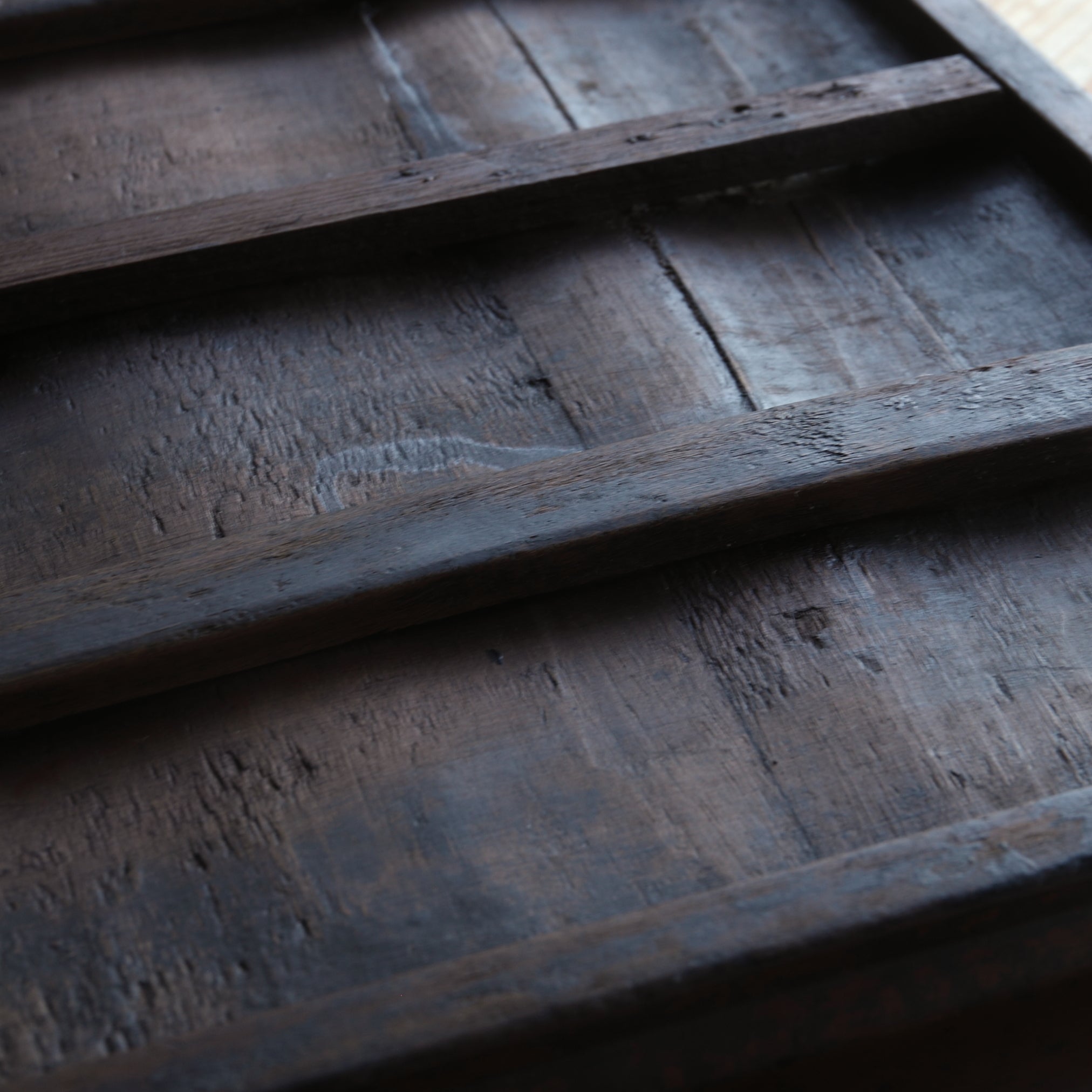 BANDEJA DE MADERA GRANDE, En forma de cuadrada, a3, Dinastía Joseon(1392–1897 d. C.)
