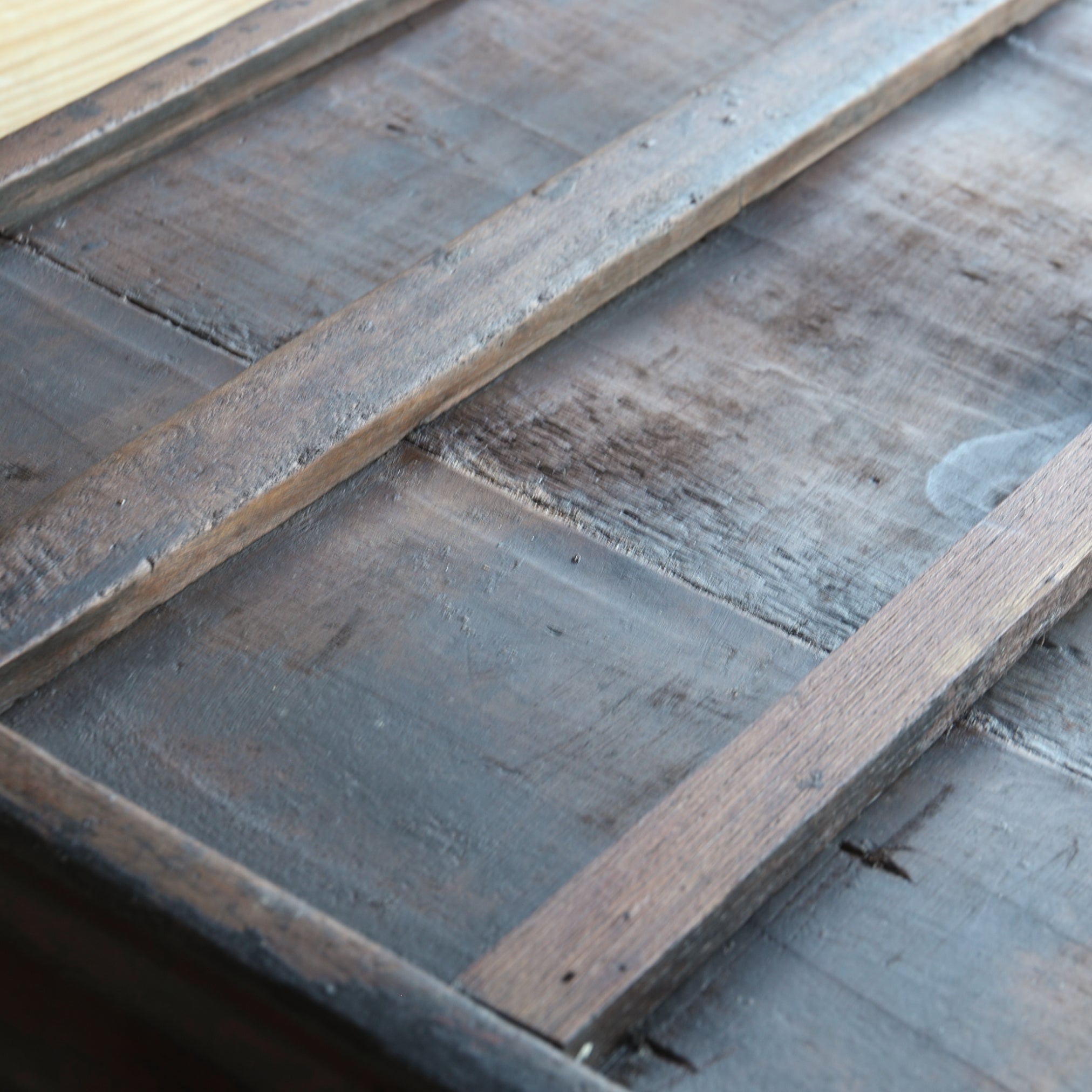 BANDEJA DE MADERA GRANDE, En forma de cuadrada, a3, Dinastía Joseon(1392–1897 d. C.)