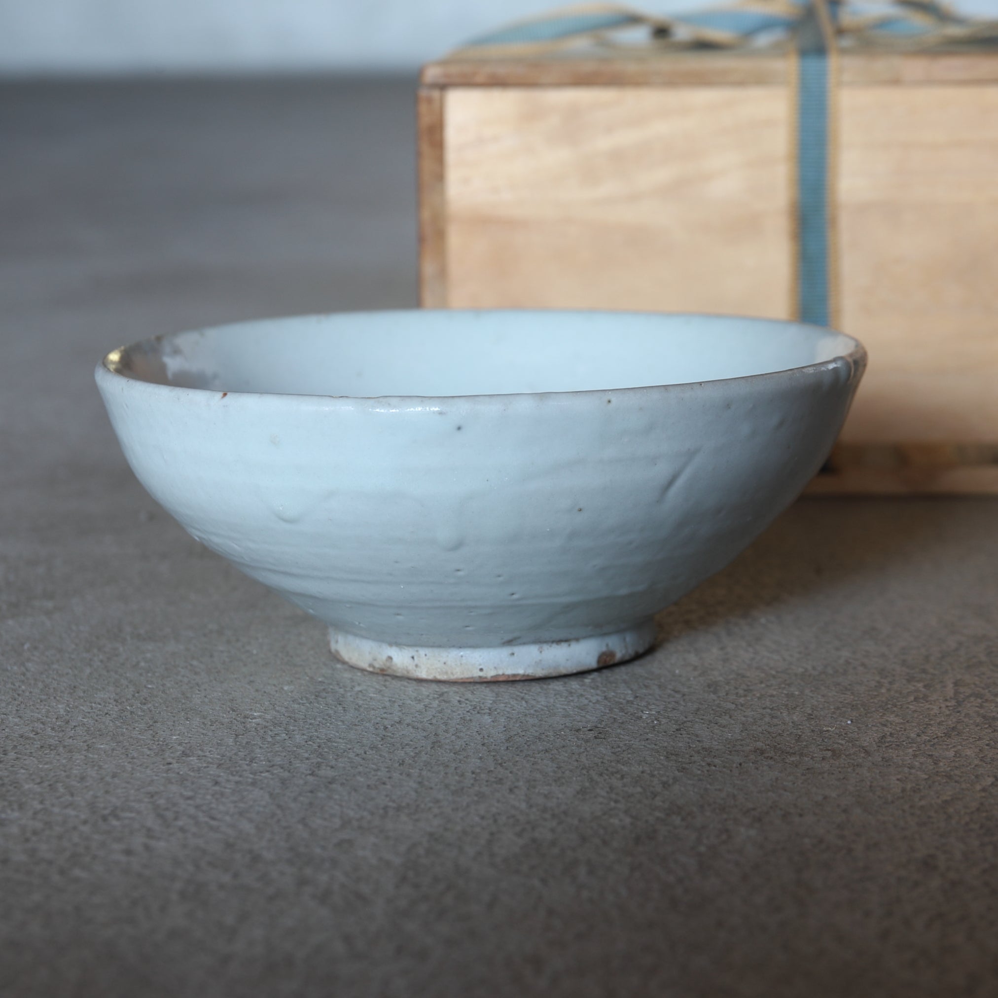 TAZZA DA TÈ / CIOTOLA PER MATCHA, Porcellana bianca, Dinastia Joseon(1392–1897 d.C.)