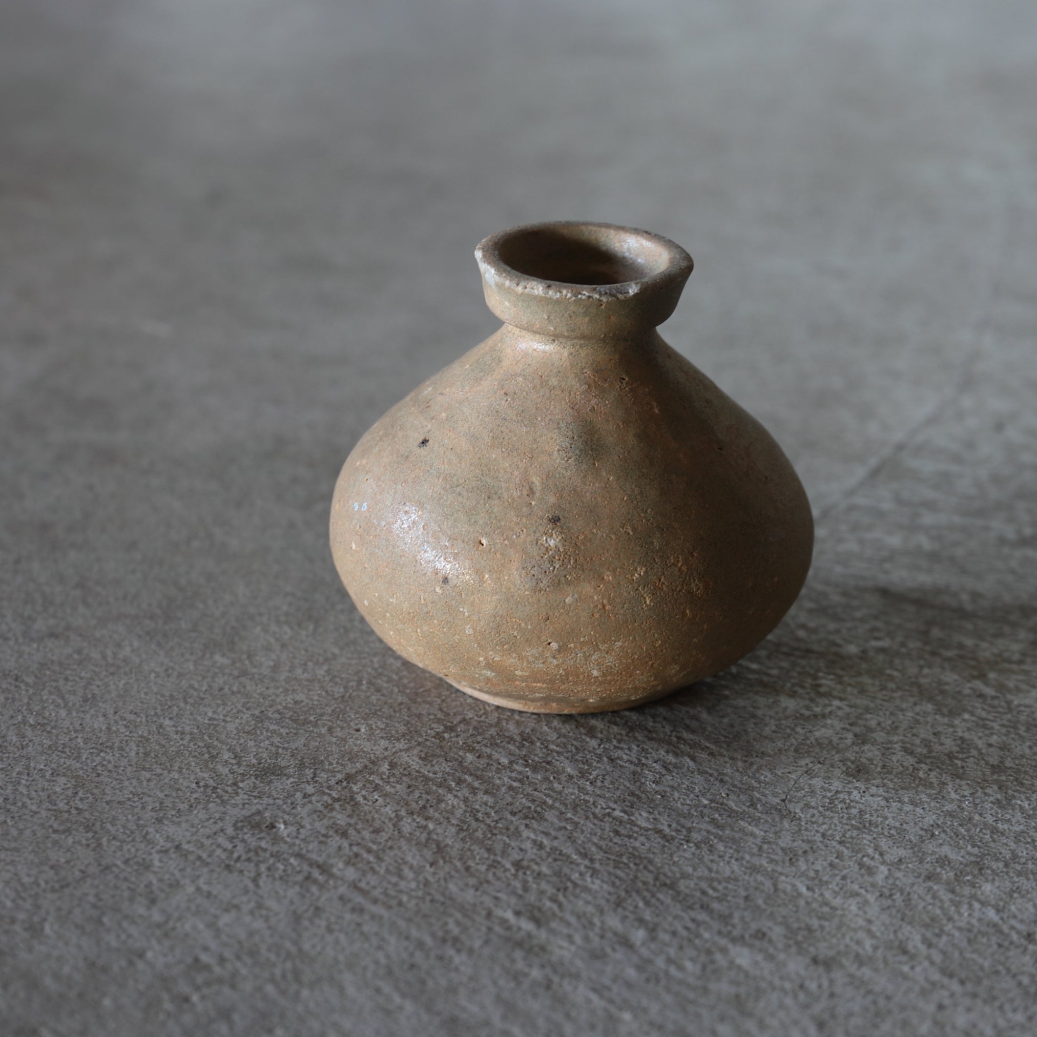 KLEINES GEFÄSS, Goryeo-Celadon, Goryeo-Dynastie(918–1392 n. Chr.)