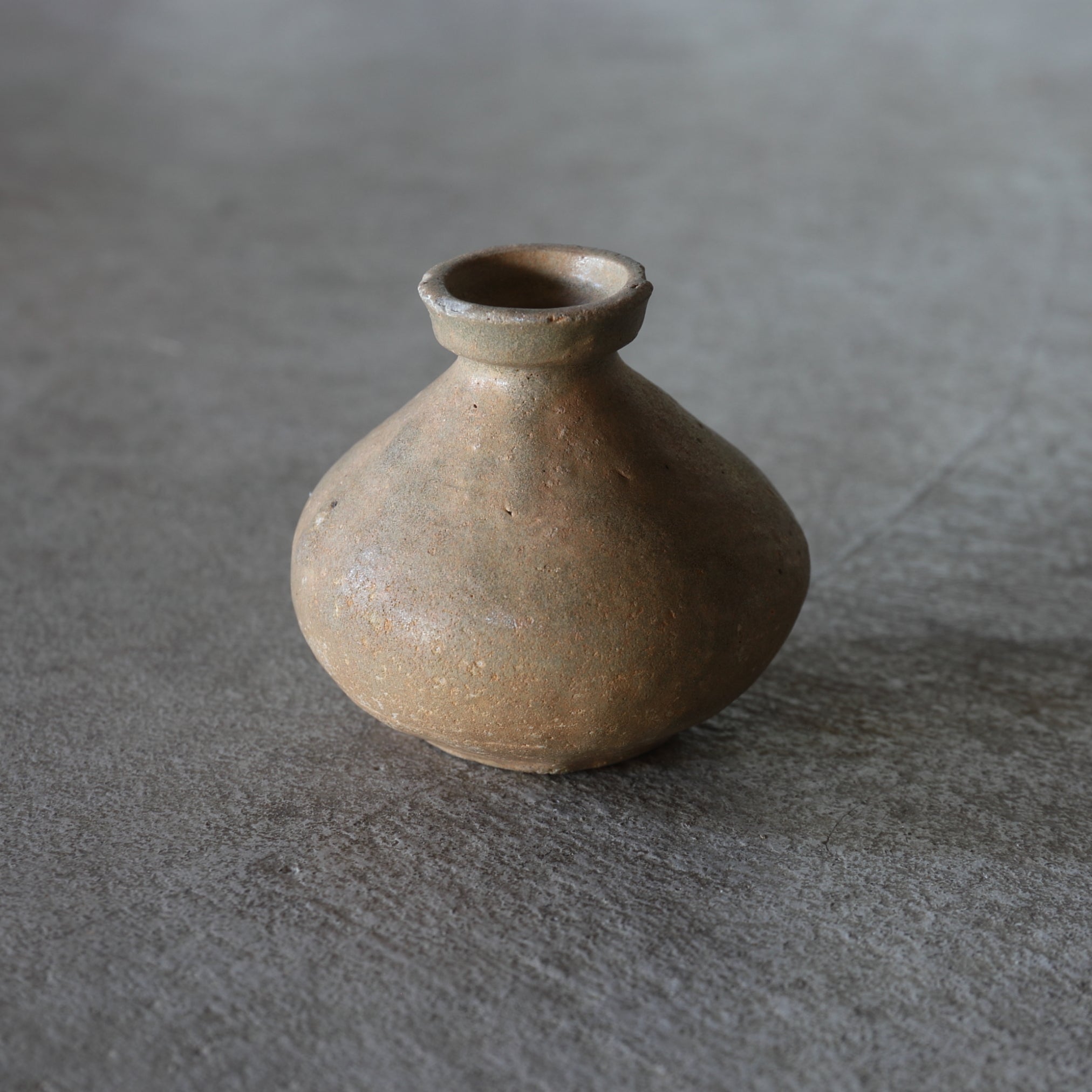 KLEINES GEFÄSS, Goryeo-Celadon, Goryeo-Dynastie(918–1392 n. Chr.)