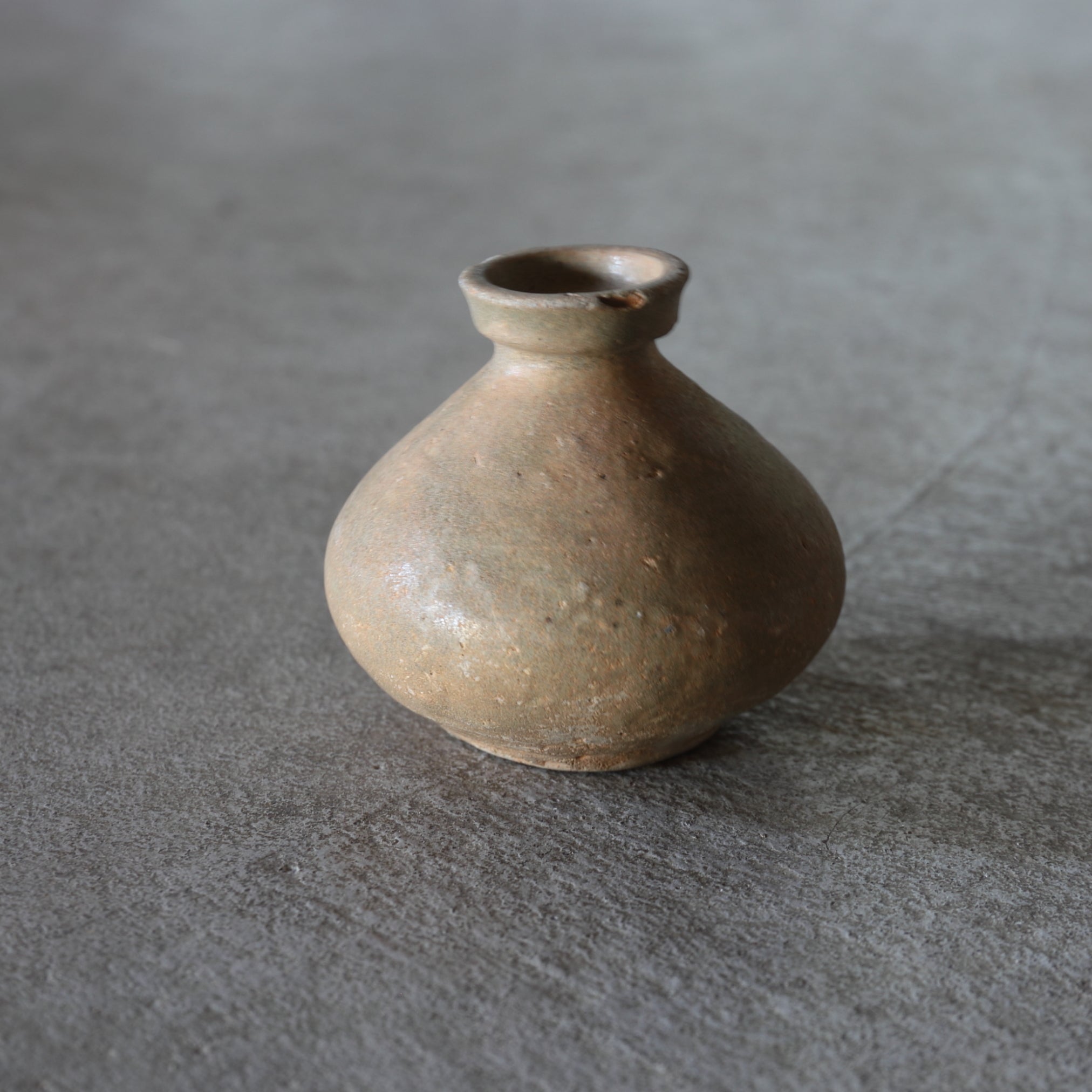 KLEINES GEFÄSS, Goryeo-Celadon, Goryeo-Dynastie(918–1392 n. Chr.)
