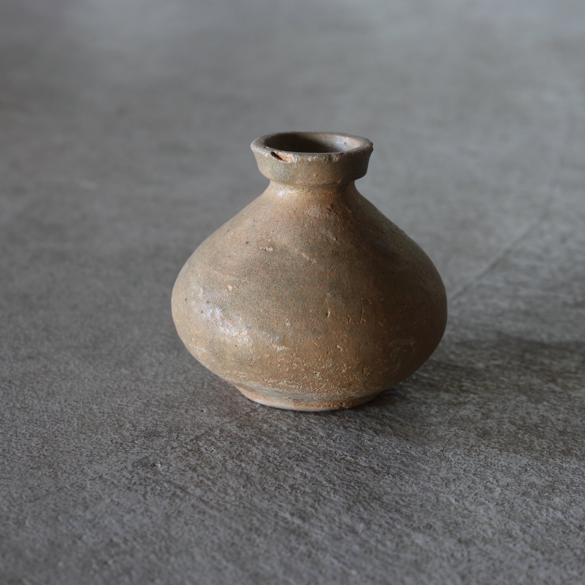KLEINES GEFÄSS, Goryeo-Celadon, Goryeo-Dynastie(918–1392 n. Chr.)