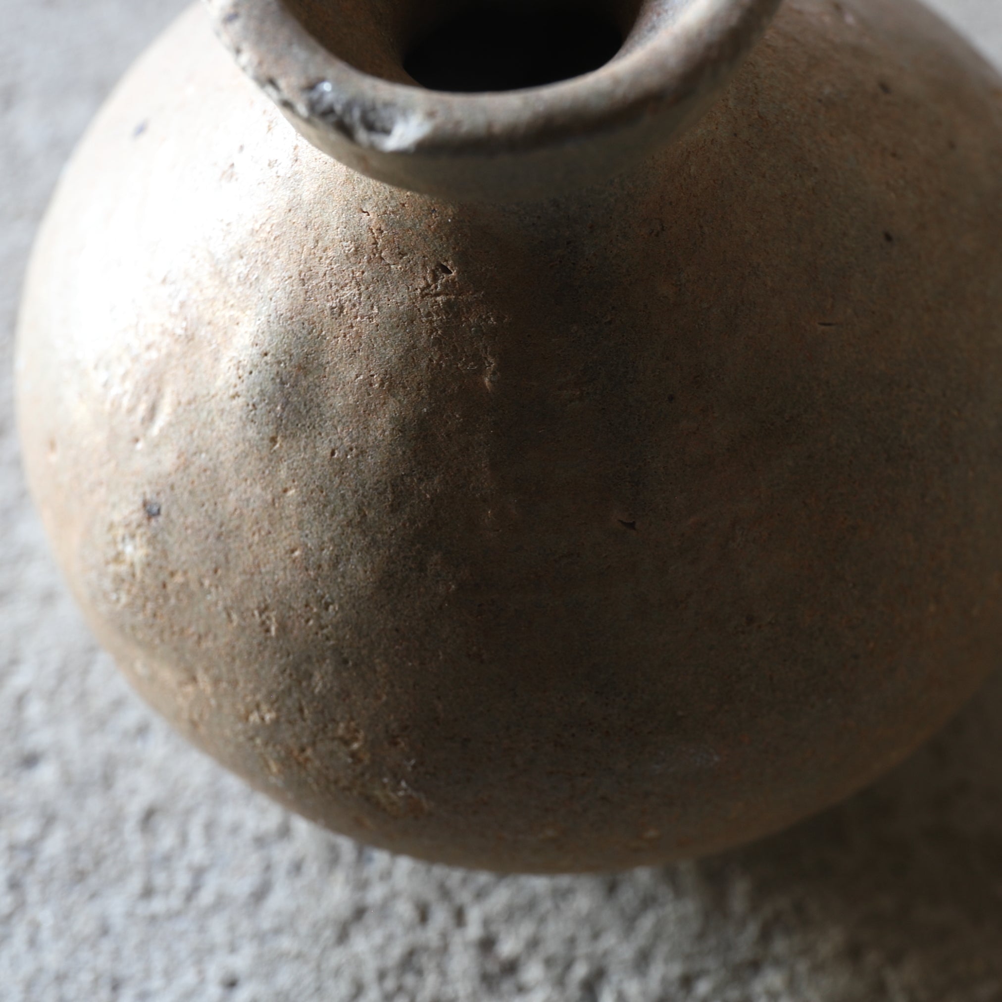 KLEINES GEFÄSS, Goryeo-Celadon, Goryeo-Dynastie(918–1392 n. Chr.)