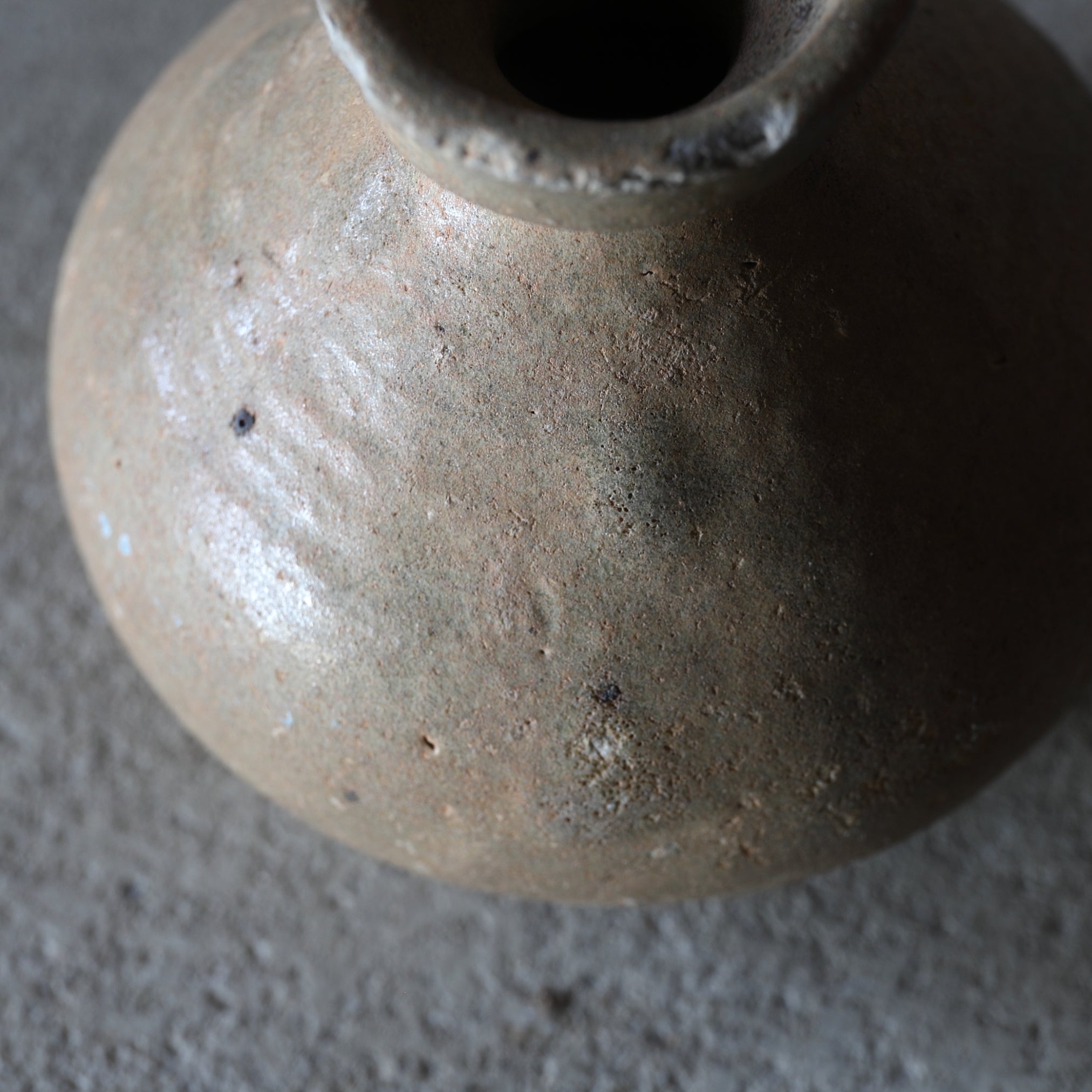 KLEINES GEFÄSS, Goryeo-Celadon, Goryeo-Dynastie(918–1392 n. Chr.)