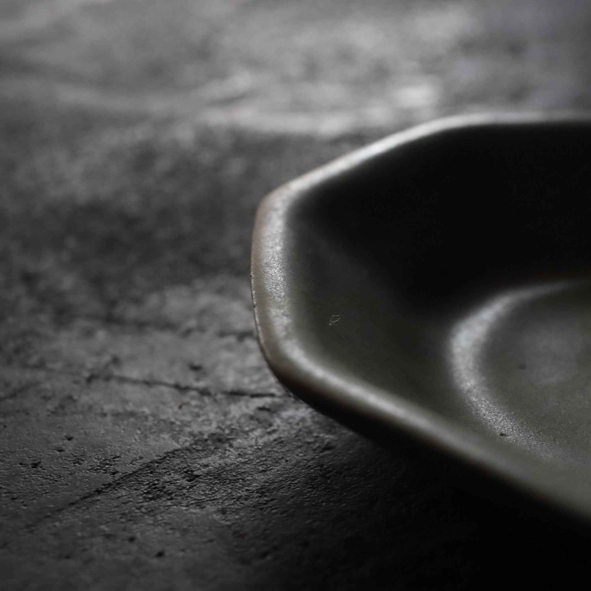 ACHTECKIG TELLER, Goryeo-Celadon, Goryeo-Dynastie(918–1392 n. Chr.)