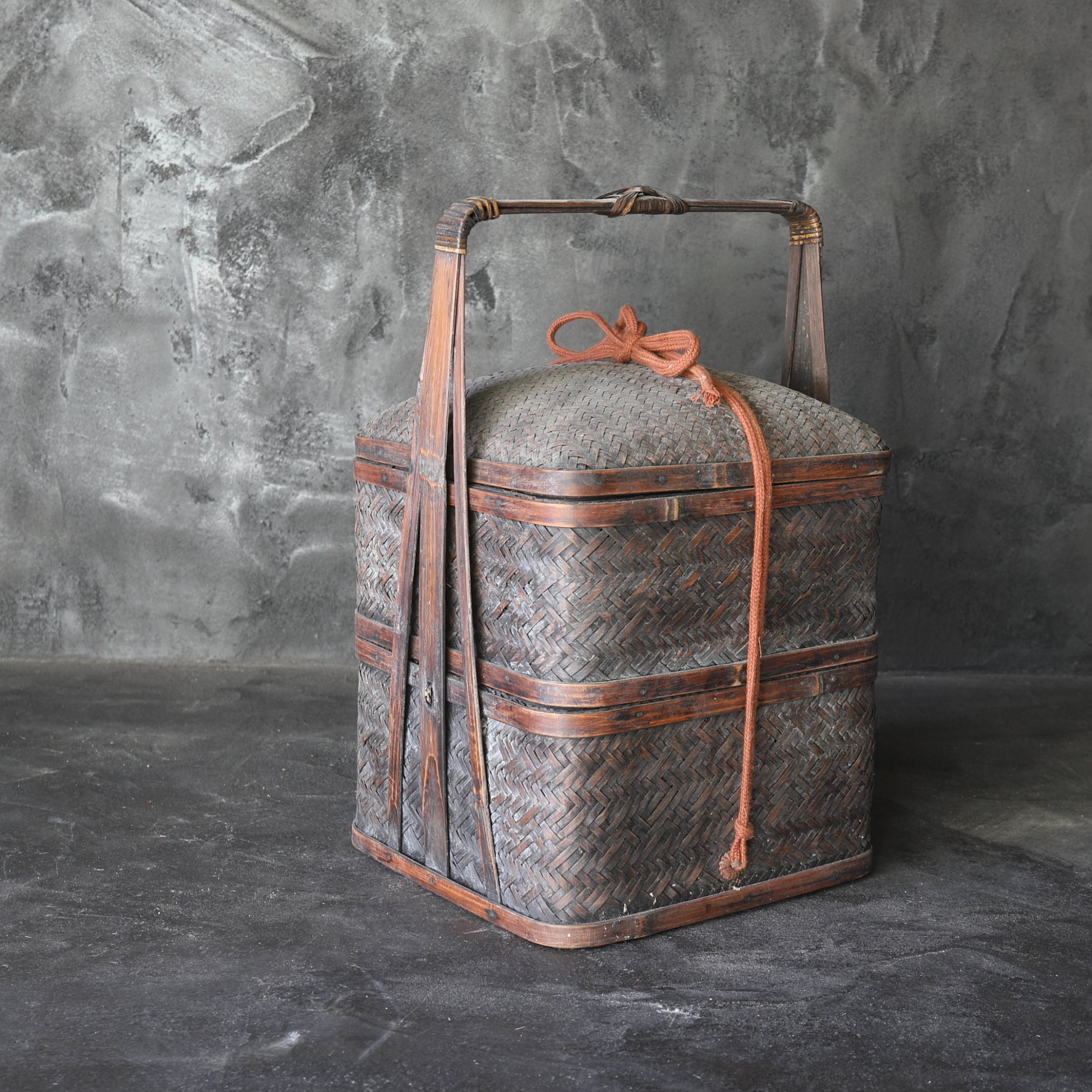 CESTA DE TÉ DE BAMBÚ VIEJA, Período Edo–Meiji(1603–1912 d. C.)