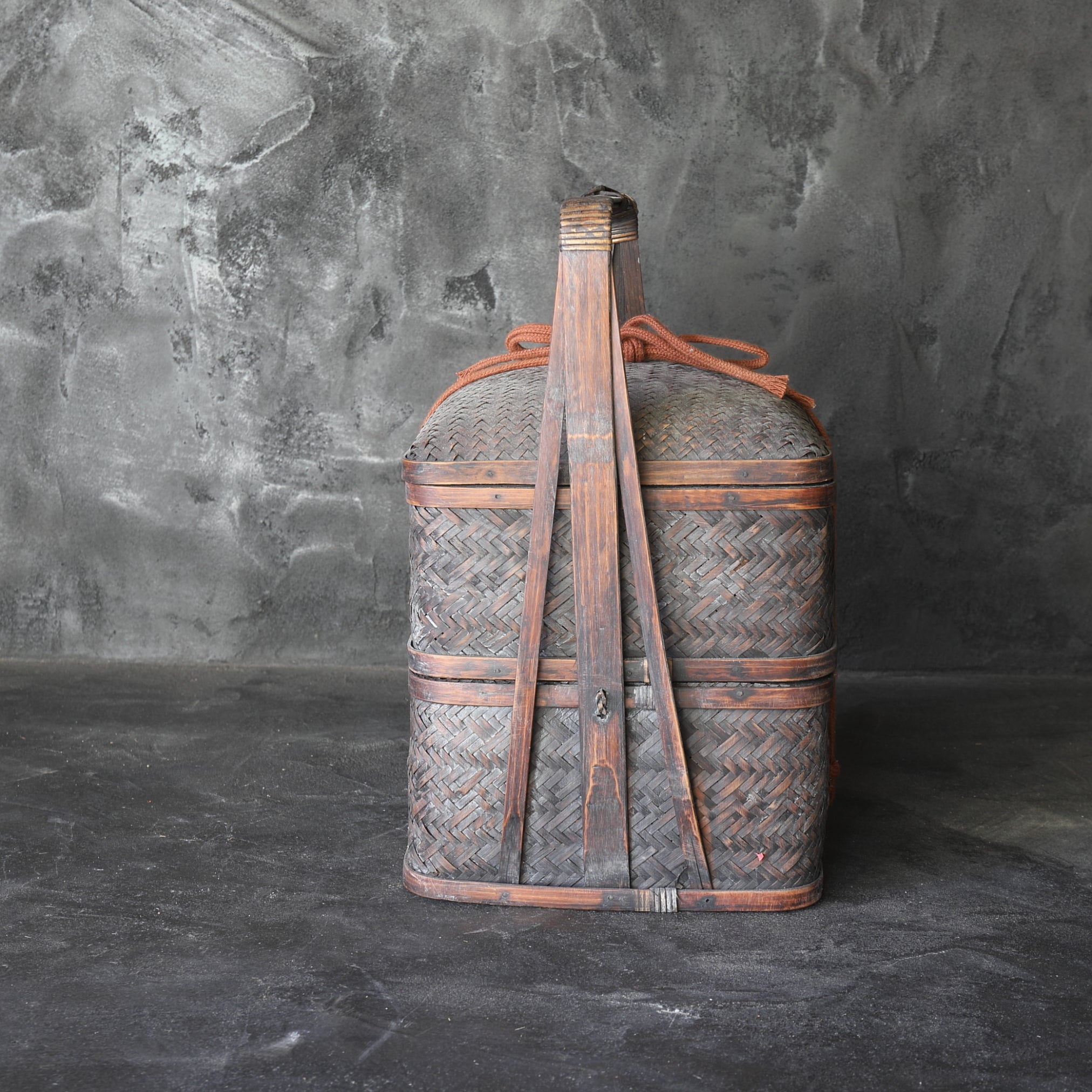 CESTA DE TÉ DE BAMBÚ VIEJA, Período Edo–Meiji(1603–1912 d. C.)