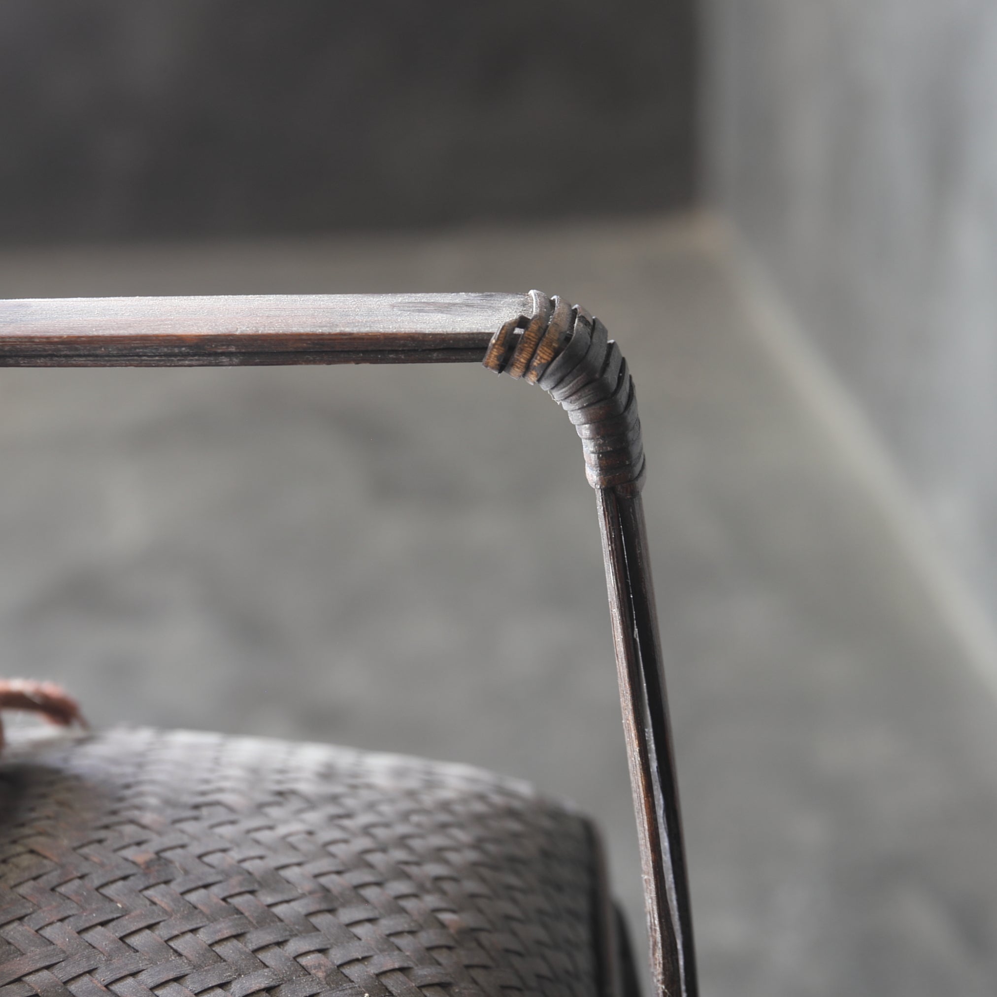 CESTA DE TÉ DE BAMBÚ VIEJA, Período Edo–Meiji(1603–1912 d. C.)