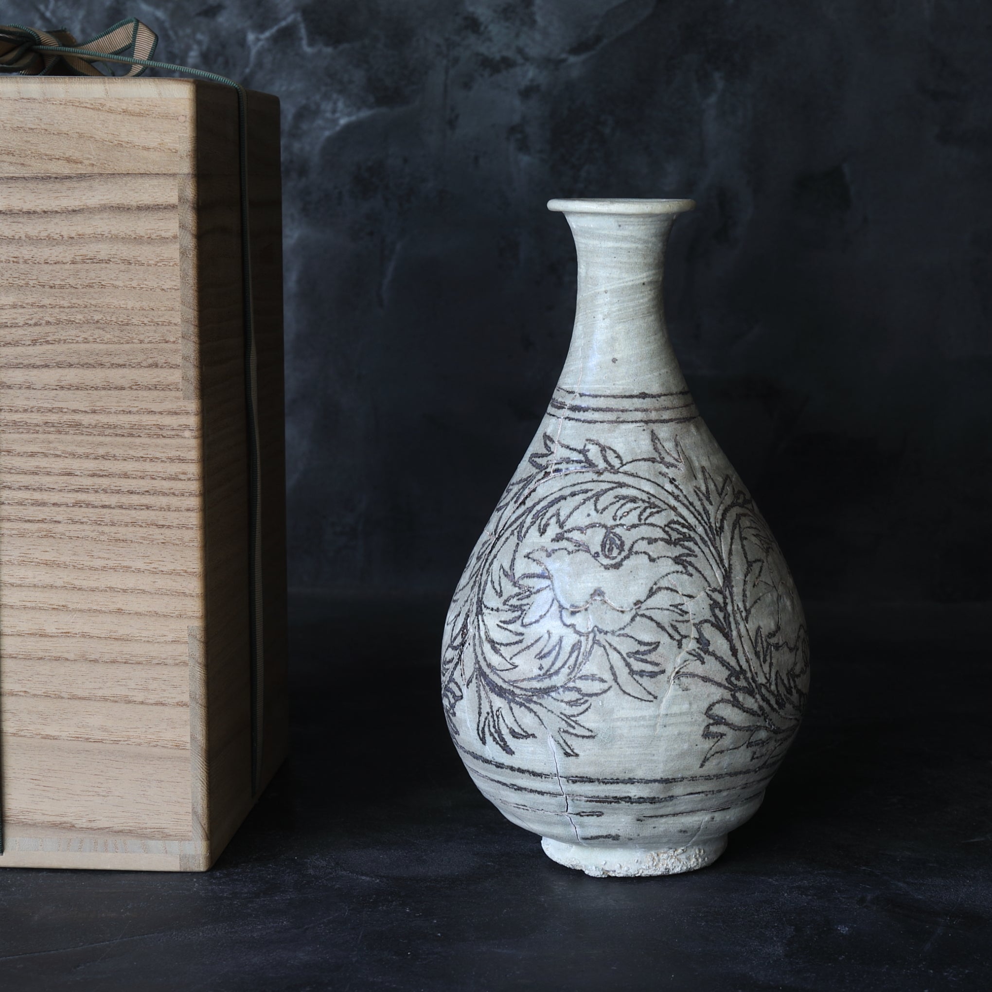 金文 □ 高麗青磁白象嵌梅瓶 高麗時代後期 李朝 - 工芸品