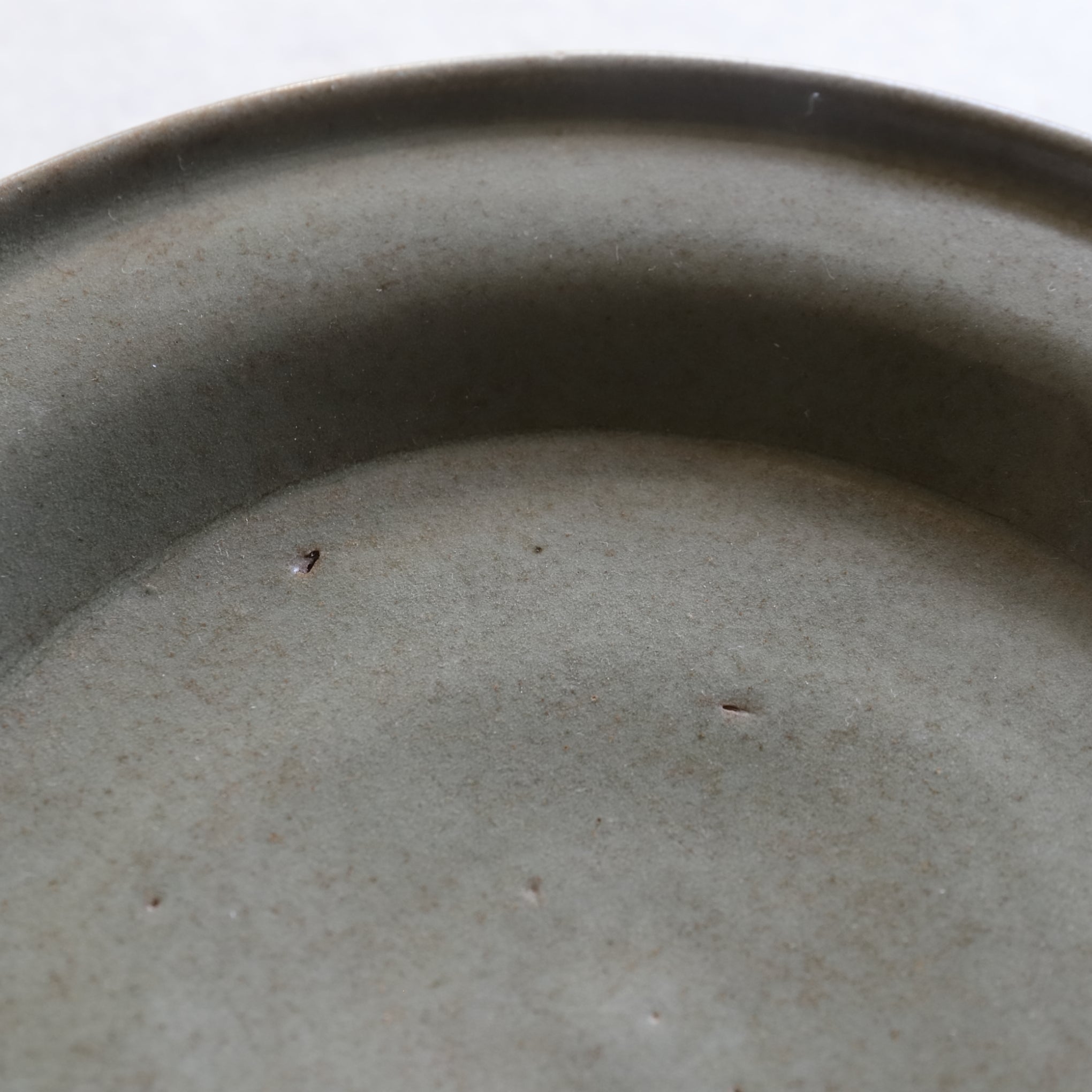 PLATTE, Longquan-Brennofen, seladon, Song–Yuan-Dynastie(960–1368 n. Chr.)