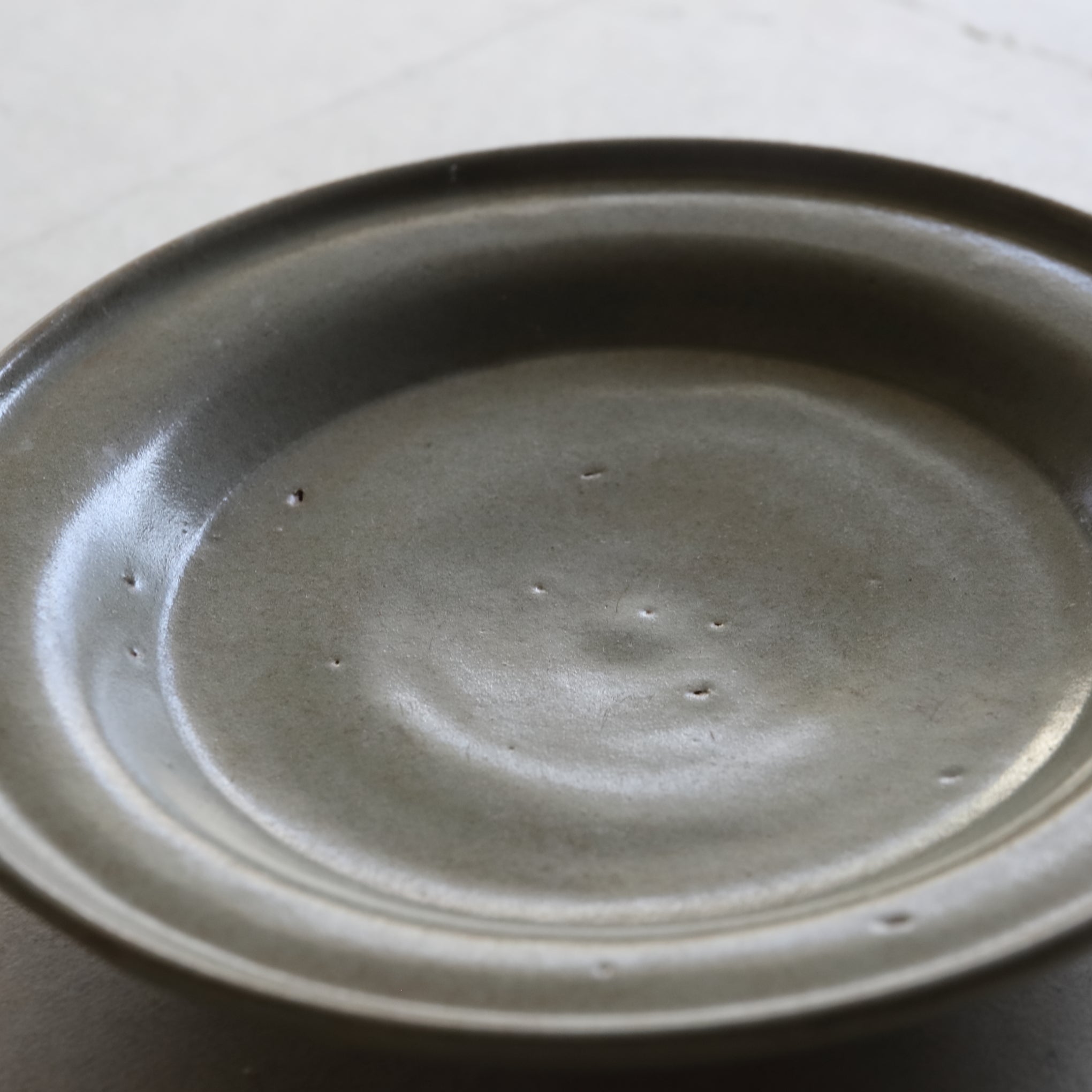 PLATTE, Longquan-Brennofen, seladon, Song–Yuan-Dynastie(960–1368 n. Chr.)