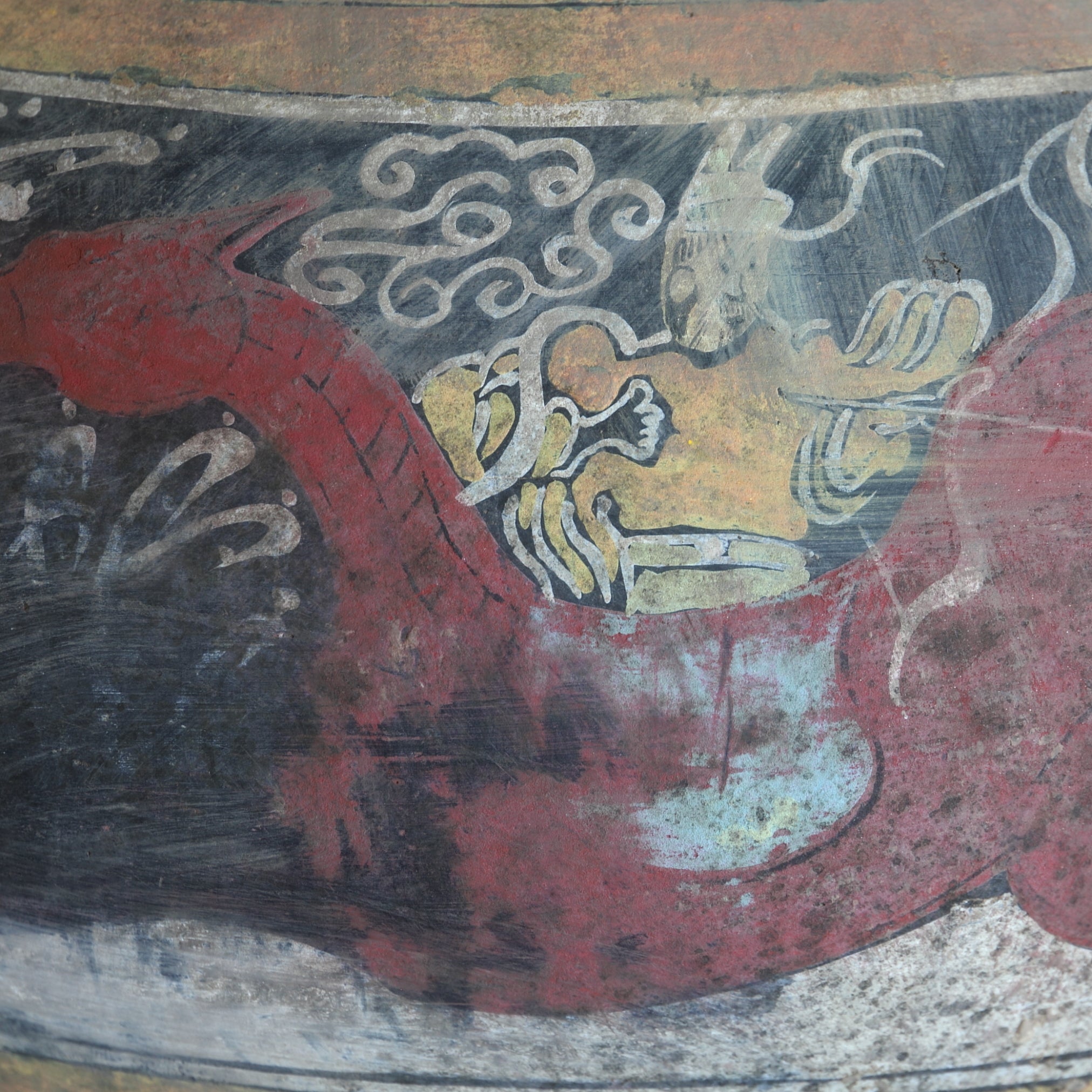 GEFÄSS, Graue Irdenware mit Schlicker und Pigmenten, mit wolkendesign, Han-Dynastie(206 v. Chr.–220 n. Chr.)