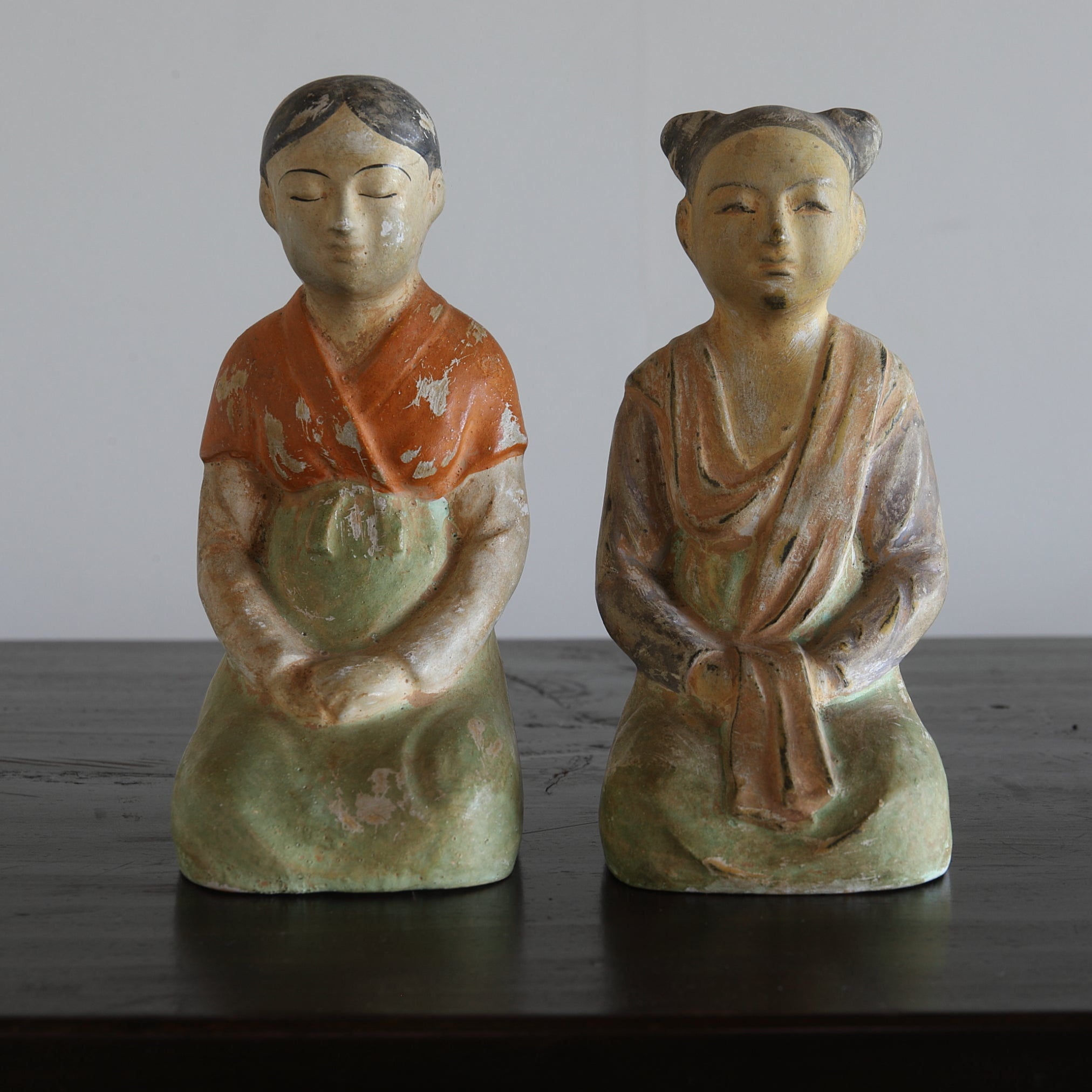 李朝 婦人像 一対(1392–1897 CE)