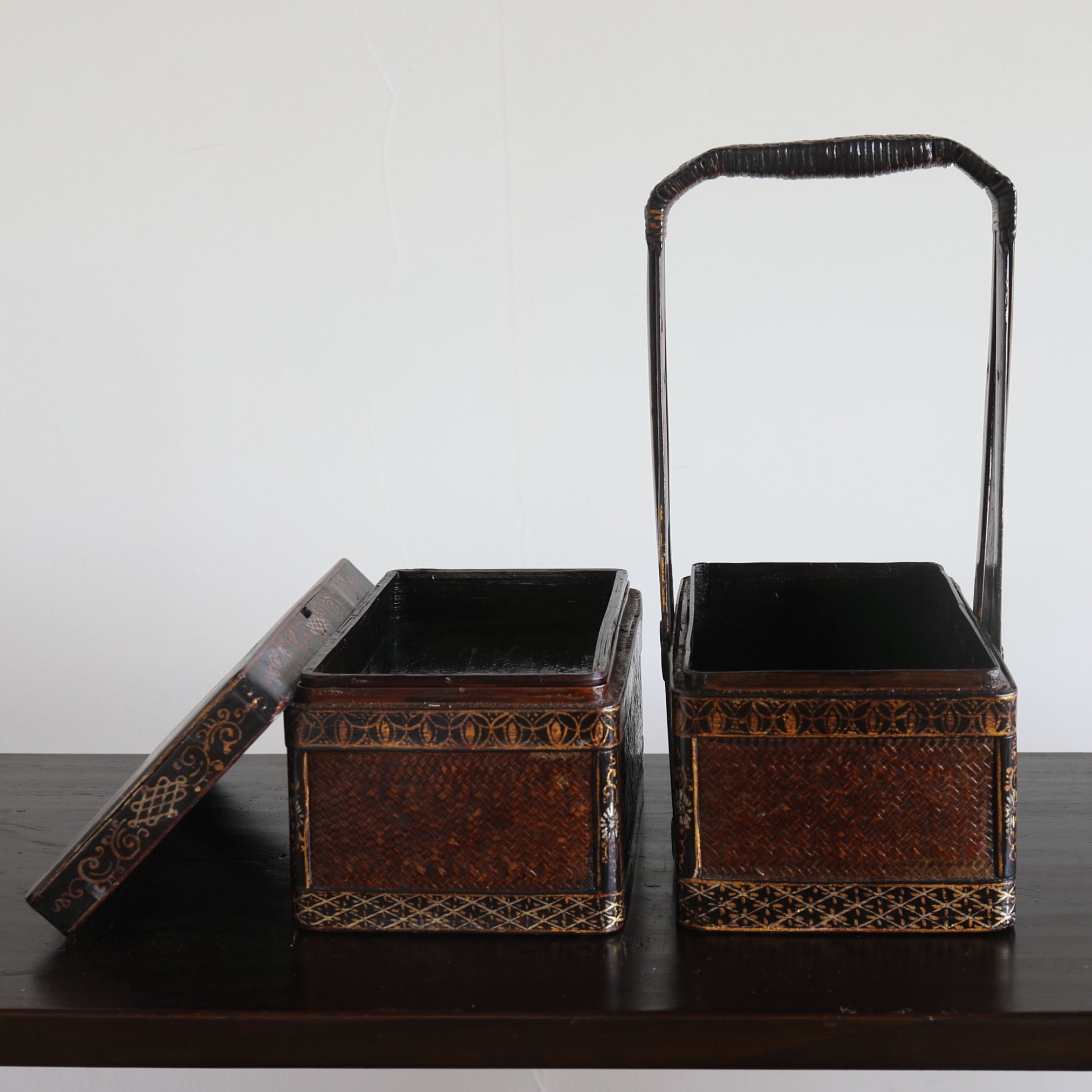 CESTA CON ASA, Dinastía Qing(1616–1911 d. C.)