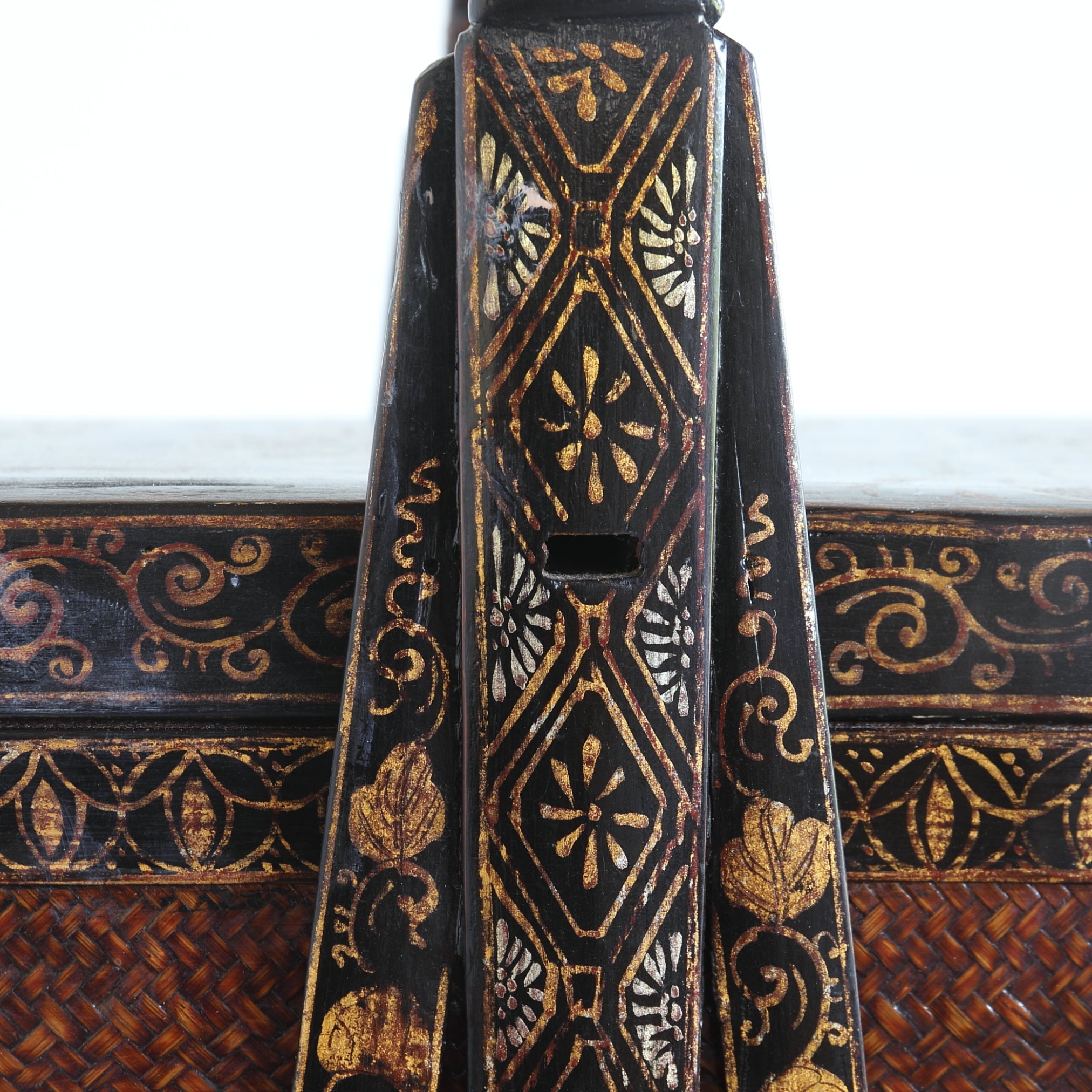 CESTA CON ASA, Dinastía Qing(1616–1911 d. C.)