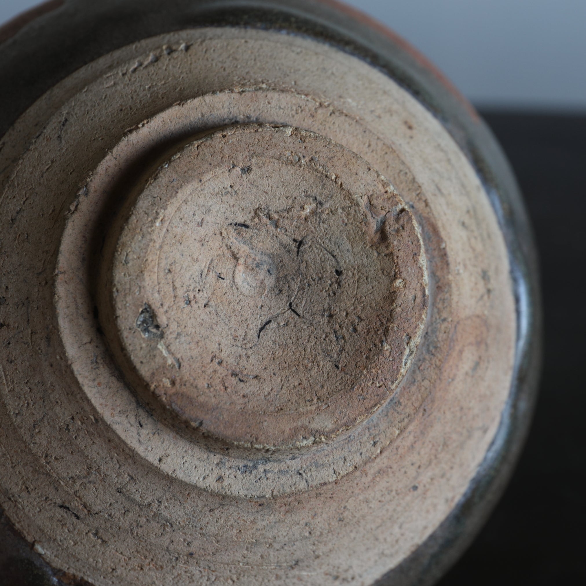 TAZÓN DE TÉ, Ko-Seto, con vidriado de hierro moteado, Período Muromachi(1336–1573 d. C.)