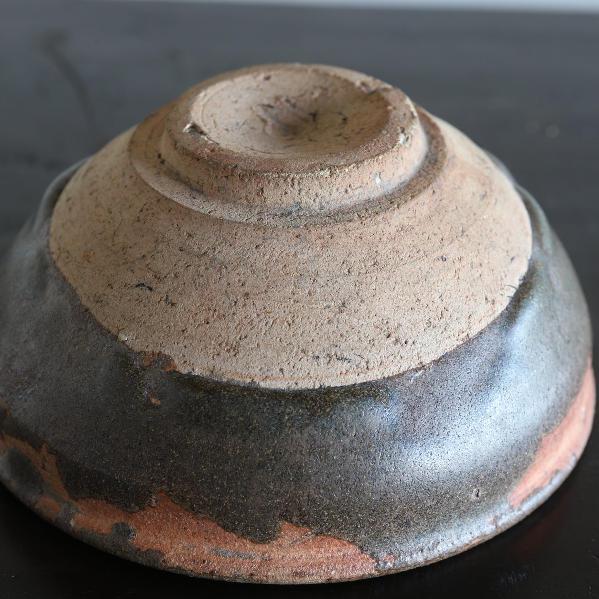 TAZÓN DE TÉ, Ko-Seto, con vidriado de hierro moteado, Período Muromachi(1336–1573 d. C.)