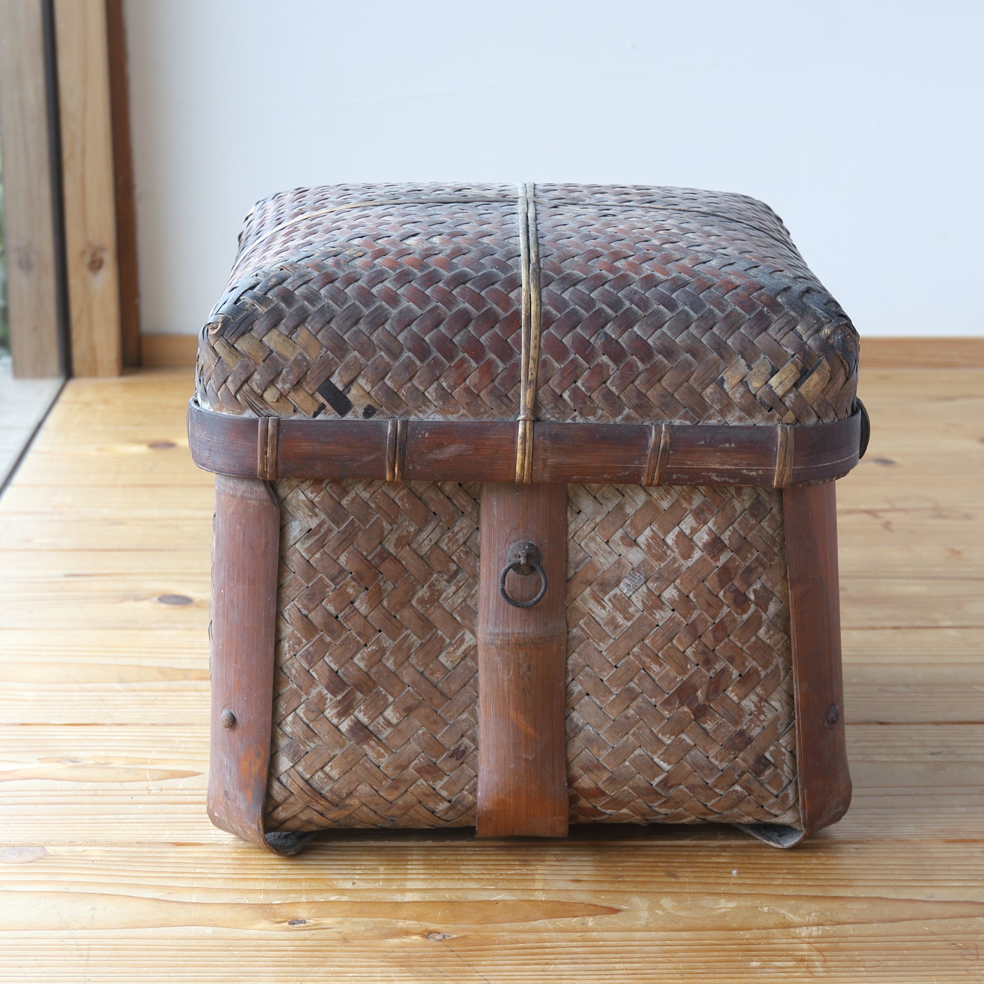 CESTA / CAJA DE TÉ DE KUDZU GRANDE, Período Edo–Meiji(1603–1912 d. C.)