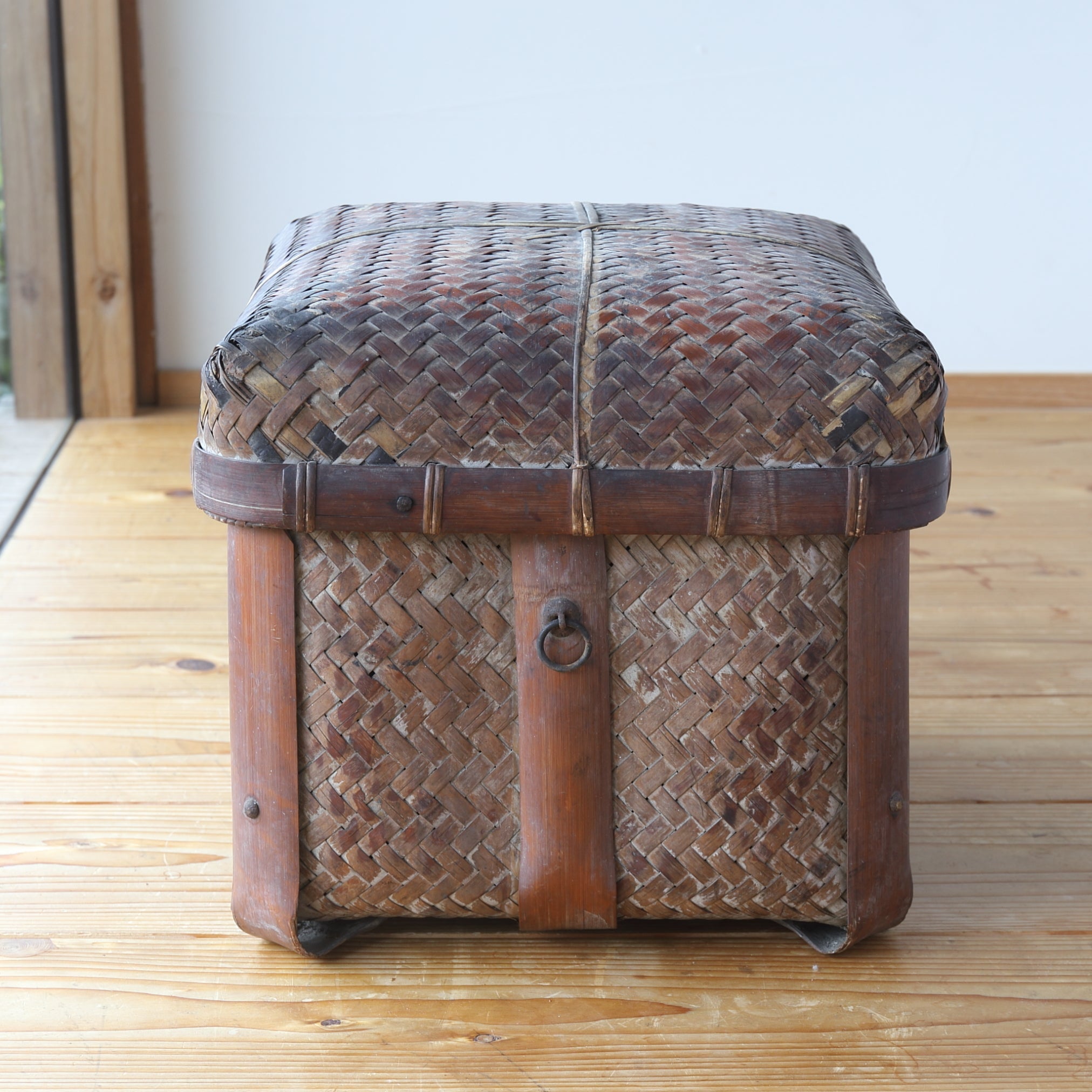 CESTA / CAJA DE TÉ DE KUDZU GRANDE, Período Edo–Meiji(1603–1912 d. C.)