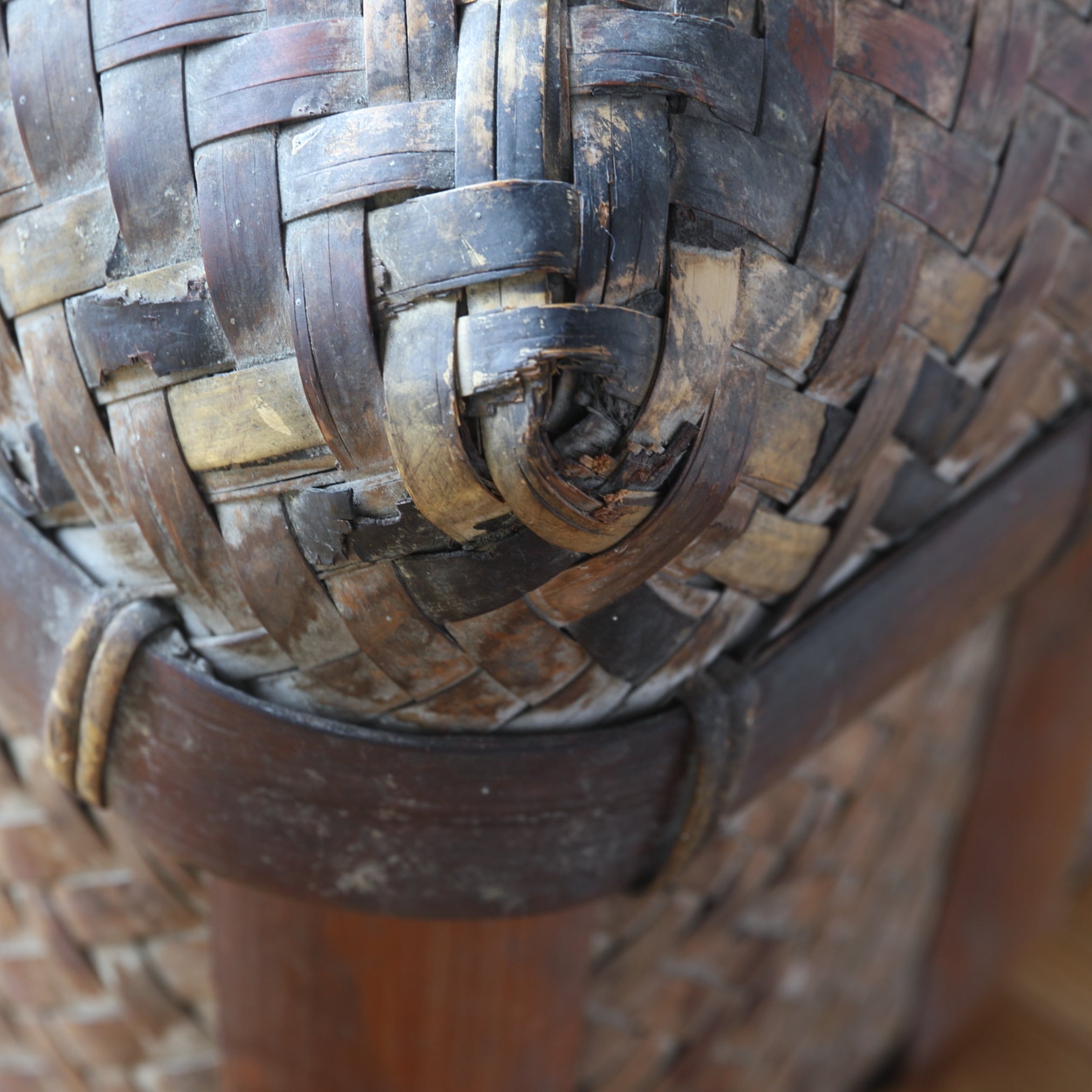 CESTA / CAJA DE TÉ DE KUDZU GRANDE, Período Edo–Meiji(1603–1912 d. C.)
