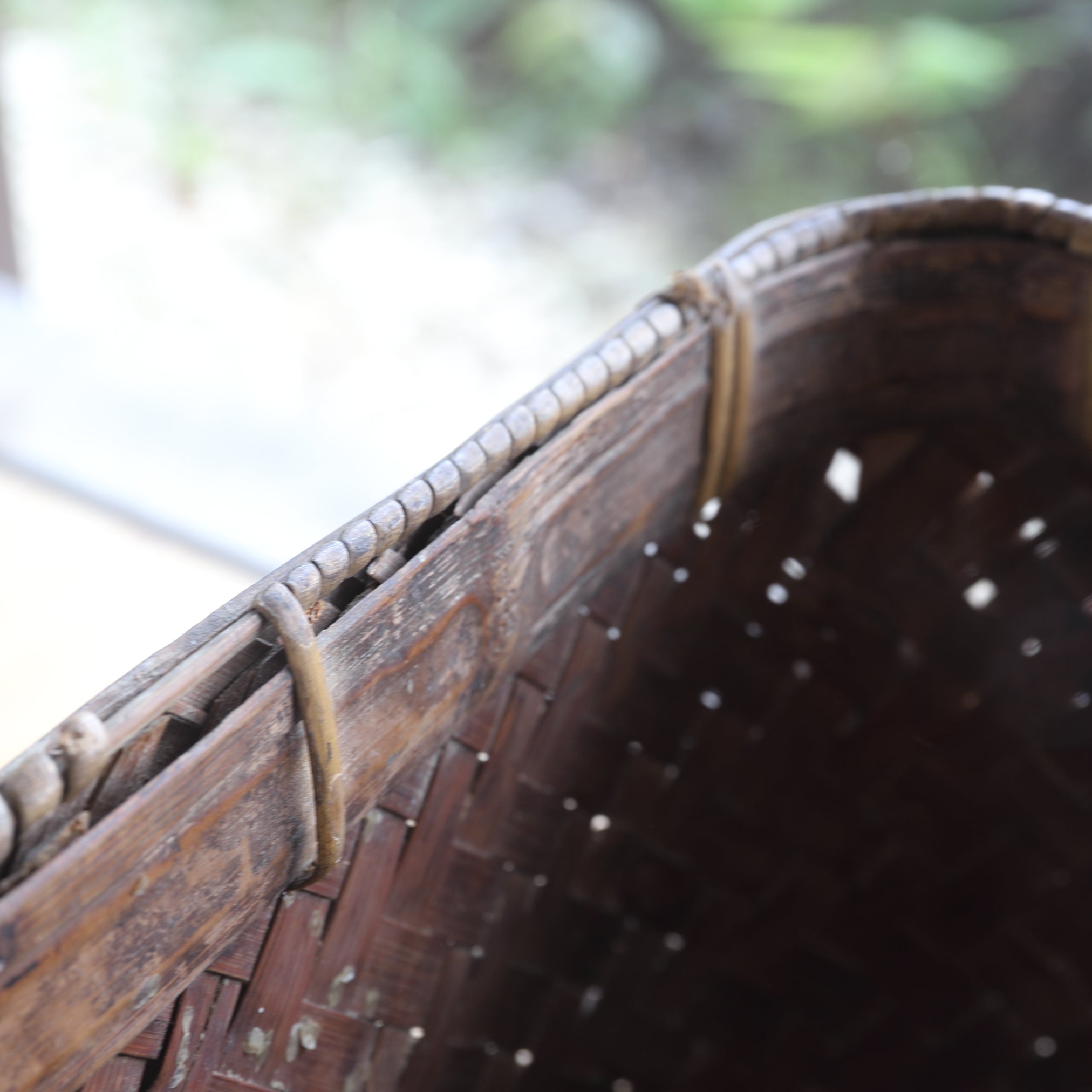 CESTA / CAJA DE TÉ DE KUDZU GRANDE, Período Edo–Meiji(1603–1912 d. C.)