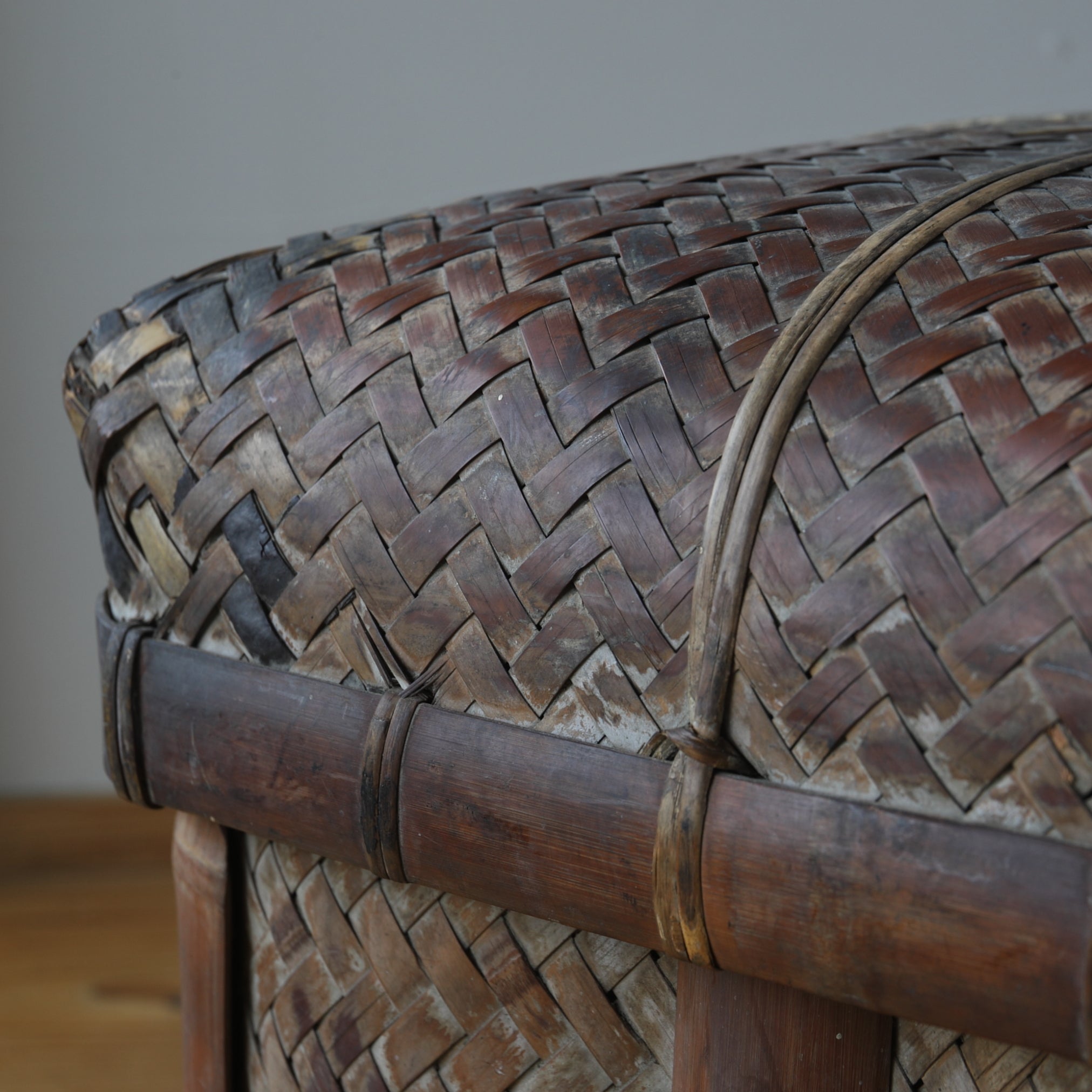 CESTA / CAJA DE TÉ DE KUDZU GRANDE, Período Edo–Meiji(1603–1912 d. C.)
