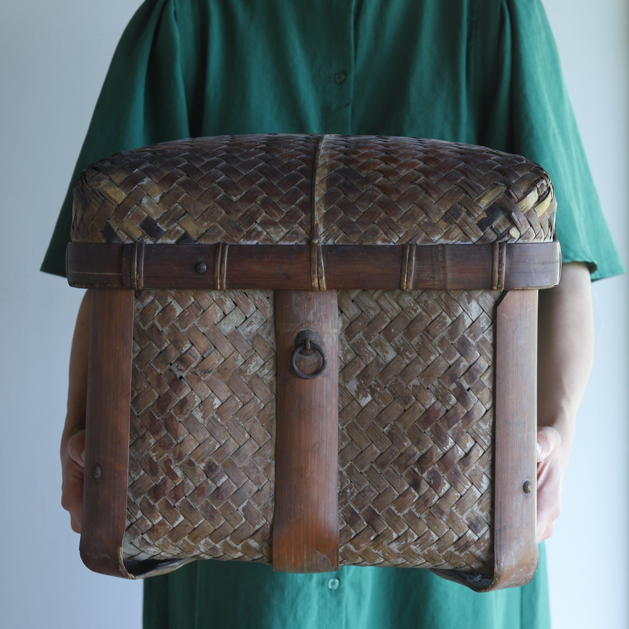CESTA / CAJA DE TÉ DE KUDZU GRANDE, Período Edo–Meiji(1603–1912 d. C.)