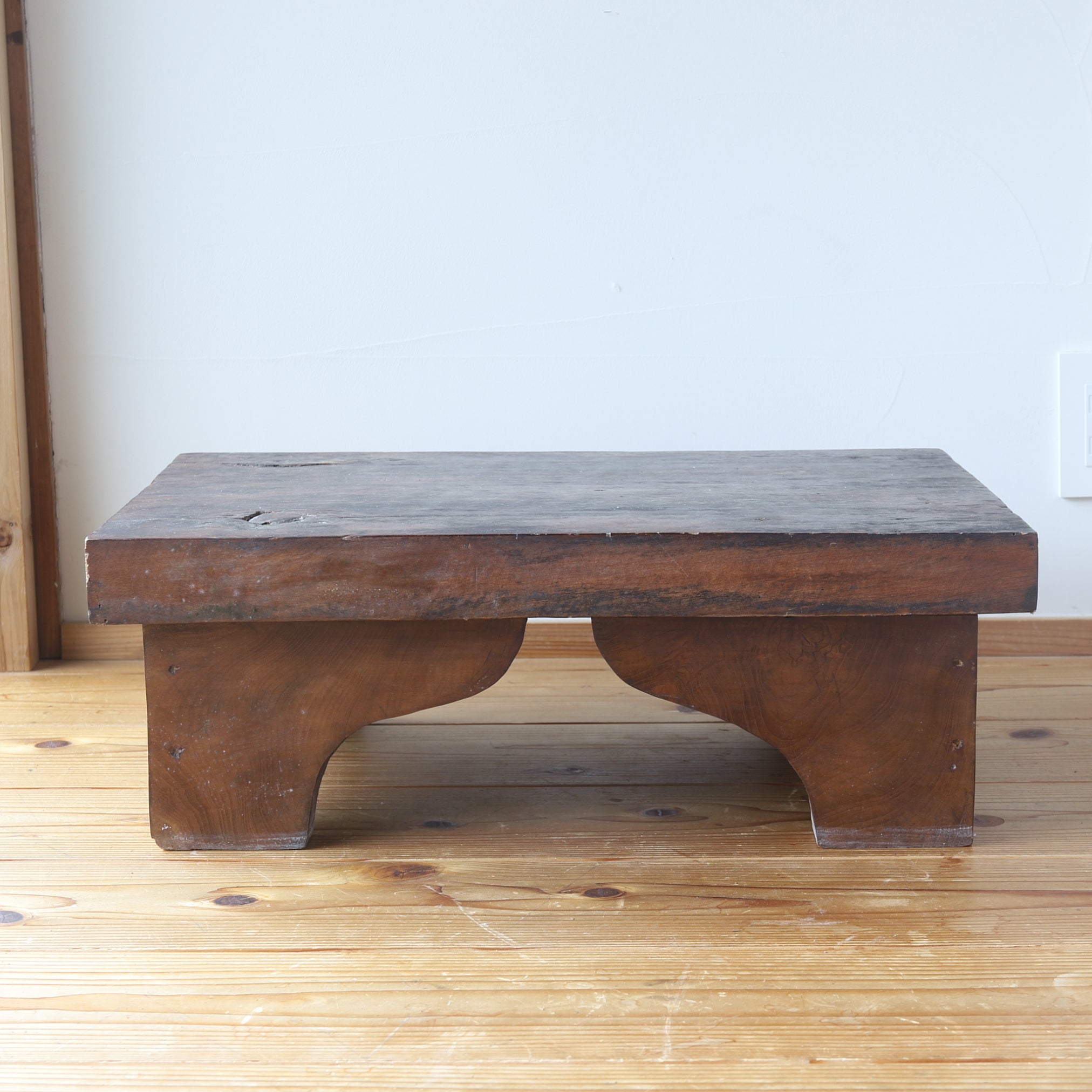 SOPORTE DE MADERA, Dinastía Joseon(1392–1897 d. C.)