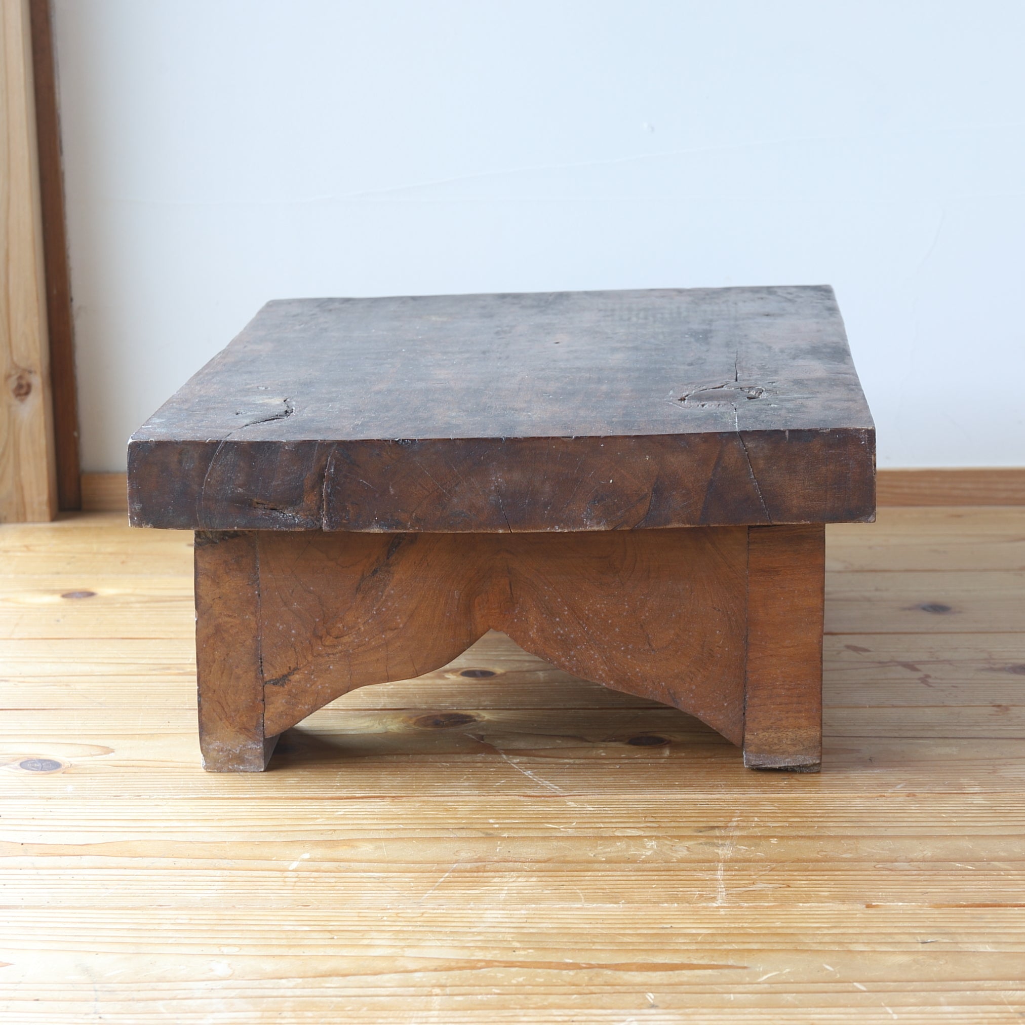 SOPORTE DE MADERA, Dinastía Joseon(1392–1897 d. C.)