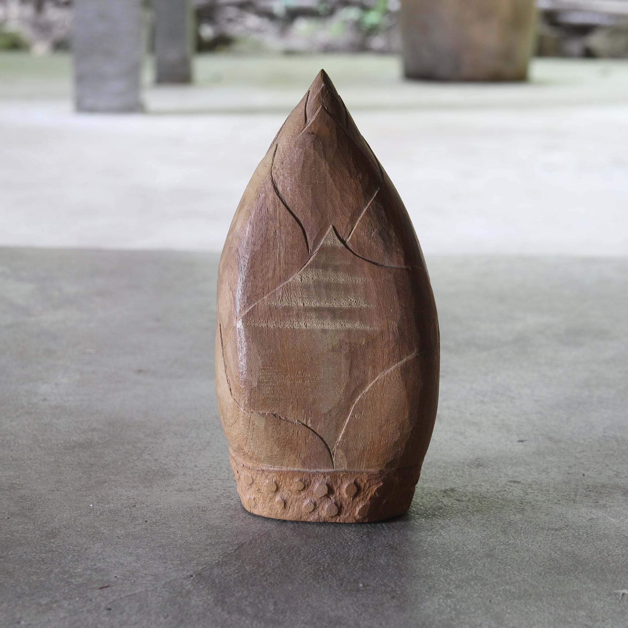 VASO EN FORMA DE BROTE DE BAMBÚ DE MADERA, Período Taisho(1912–1926 d. C.)