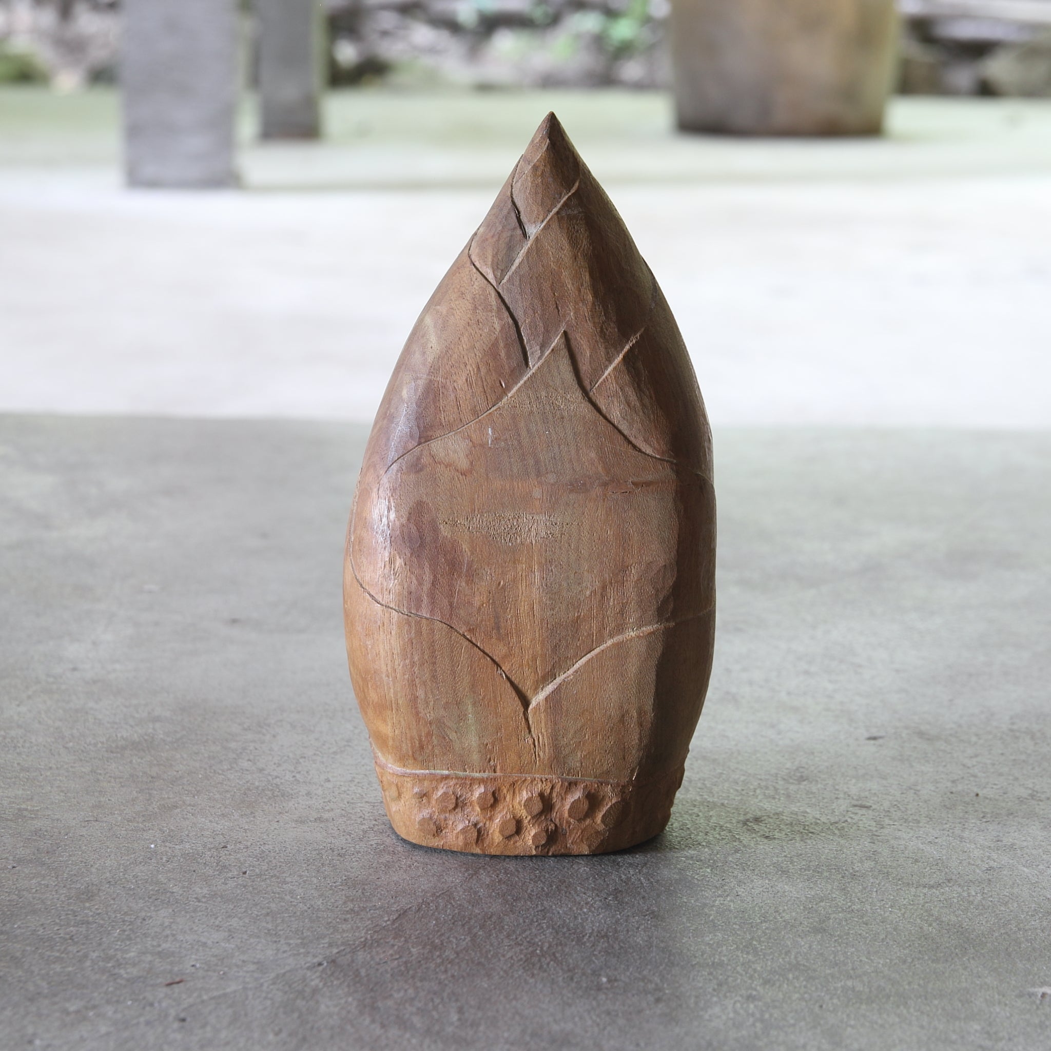 VASO EN FORMA DE BROTE DE BAMBÚ DE MADERA, Período Taisho(1912–1926 d. C.)