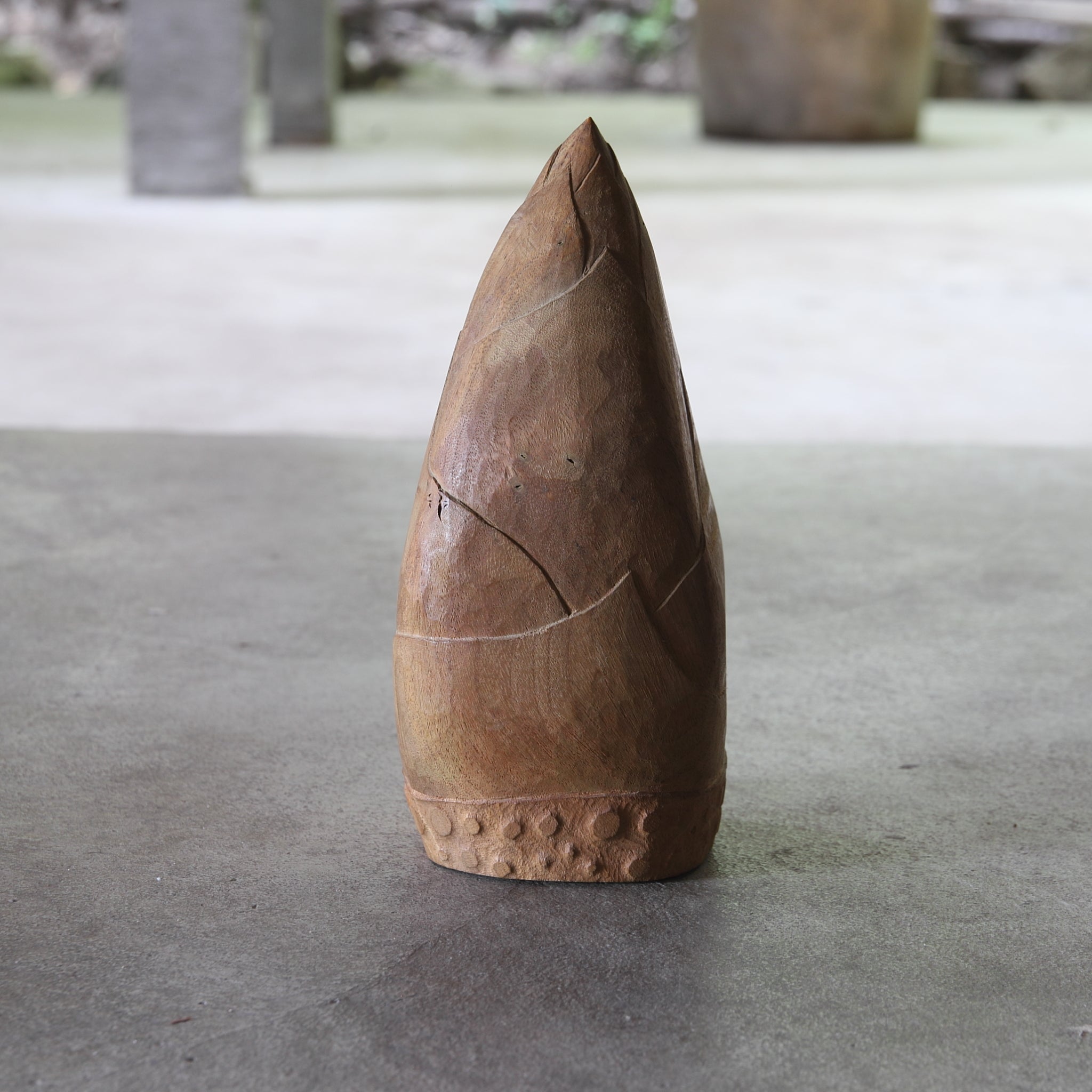 VASO EN FORMA DE BROTE DE BAMBÚ DE MADERA, Período Taisho(1912–1926 d. C.)