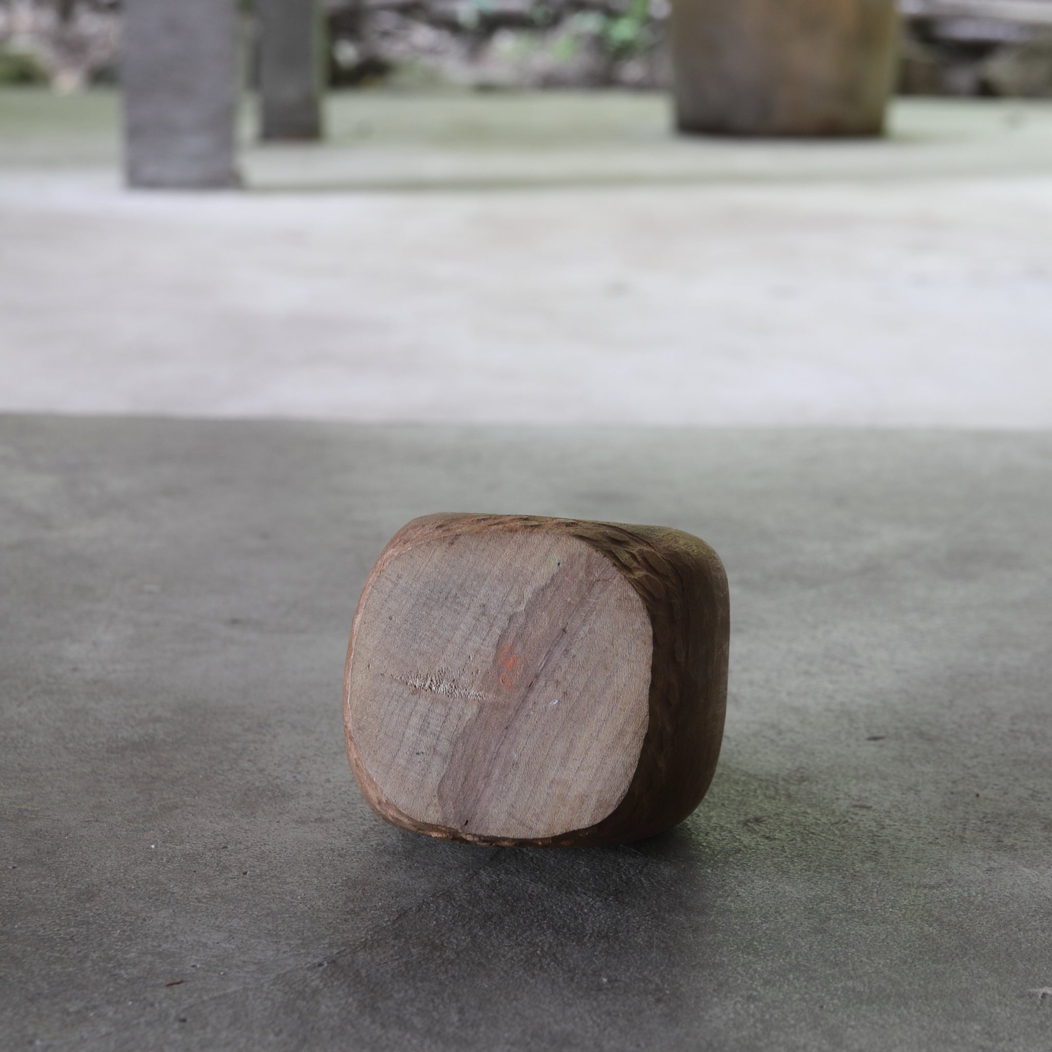 VASO EN FORMA DE BROTE DE BAMBÚ DE MADERA, Período Taisho(1912–1926 d. C.)