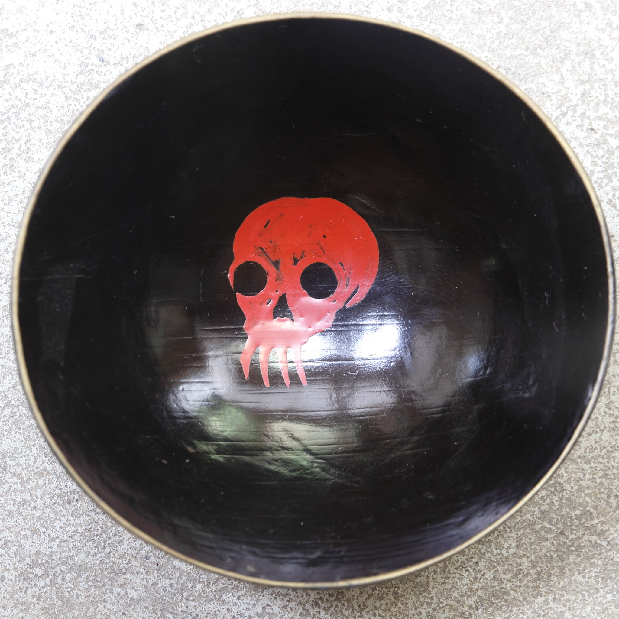 CUENCO, Aizu-nuri, con pintura de calavera, Período Edo(1603–1867 d. C.)