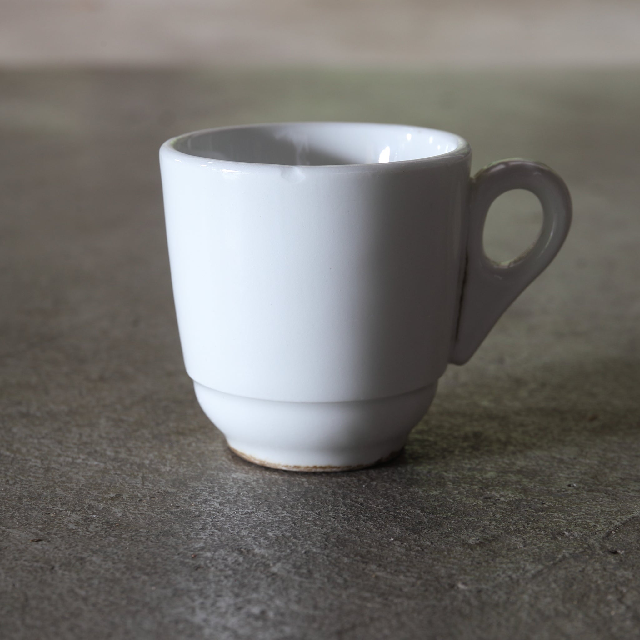 TAZA PARA BRÛLOT, Porcelana blanca, Antigüedad francesa, Moderno(Siglos XIX–XX)