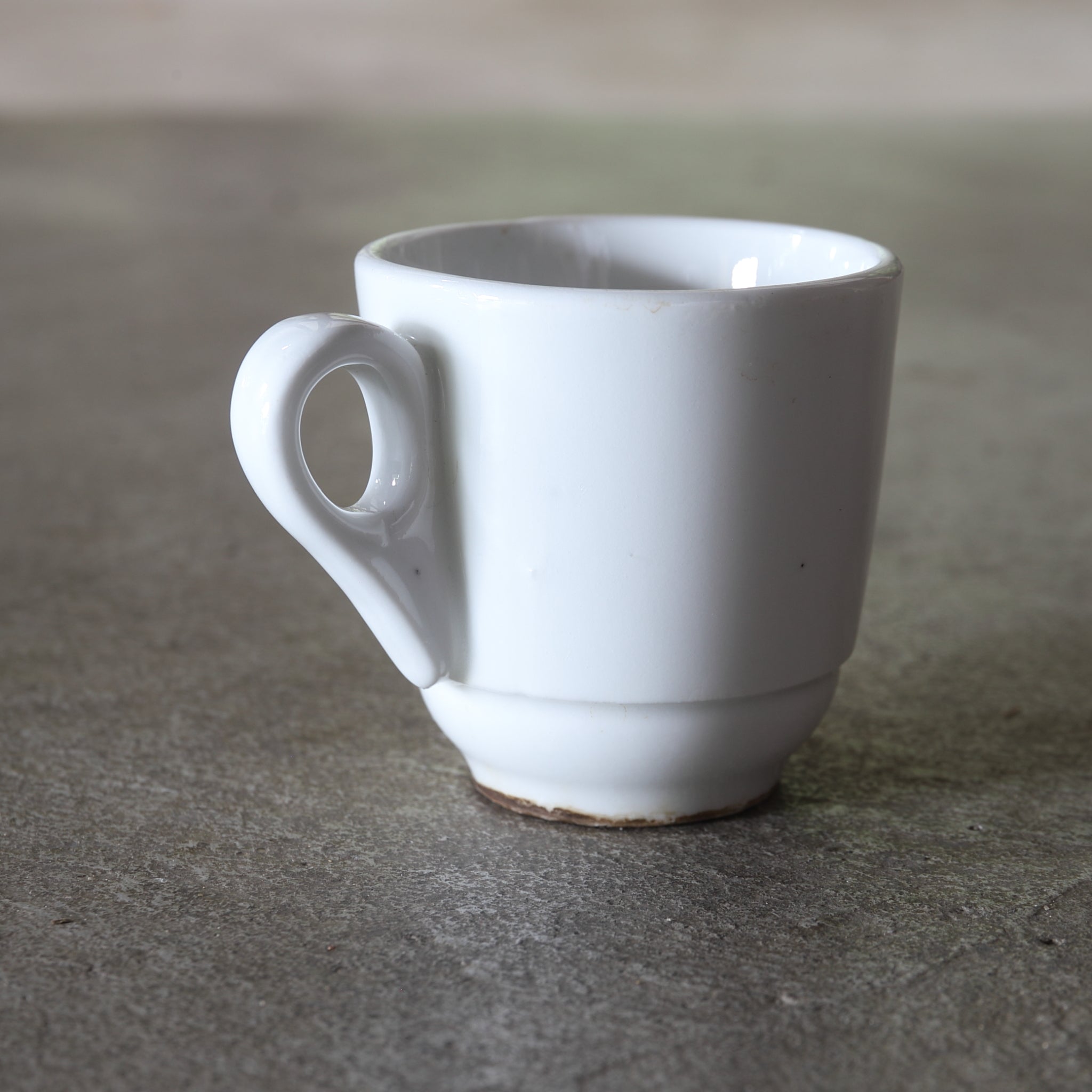 TAZA PARA BRÛLOT, Porcelana blanca, Antigüedad francesa, Moderno(Siglos XIX–XX)