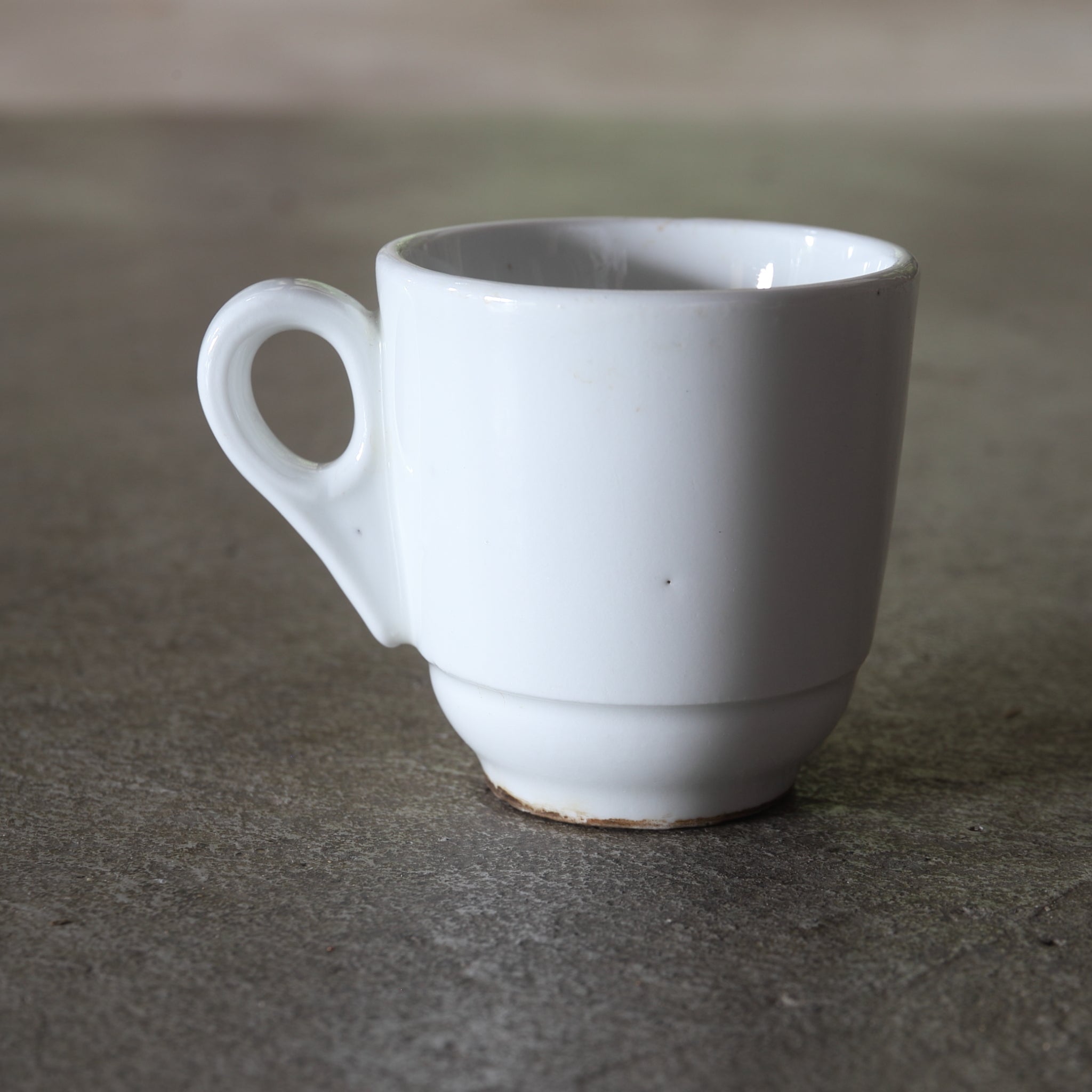 TAZA PARA BRÛLOT, Porcelana blanca, Antigüedad francesa, Moderno(Siglos XIX–XX)