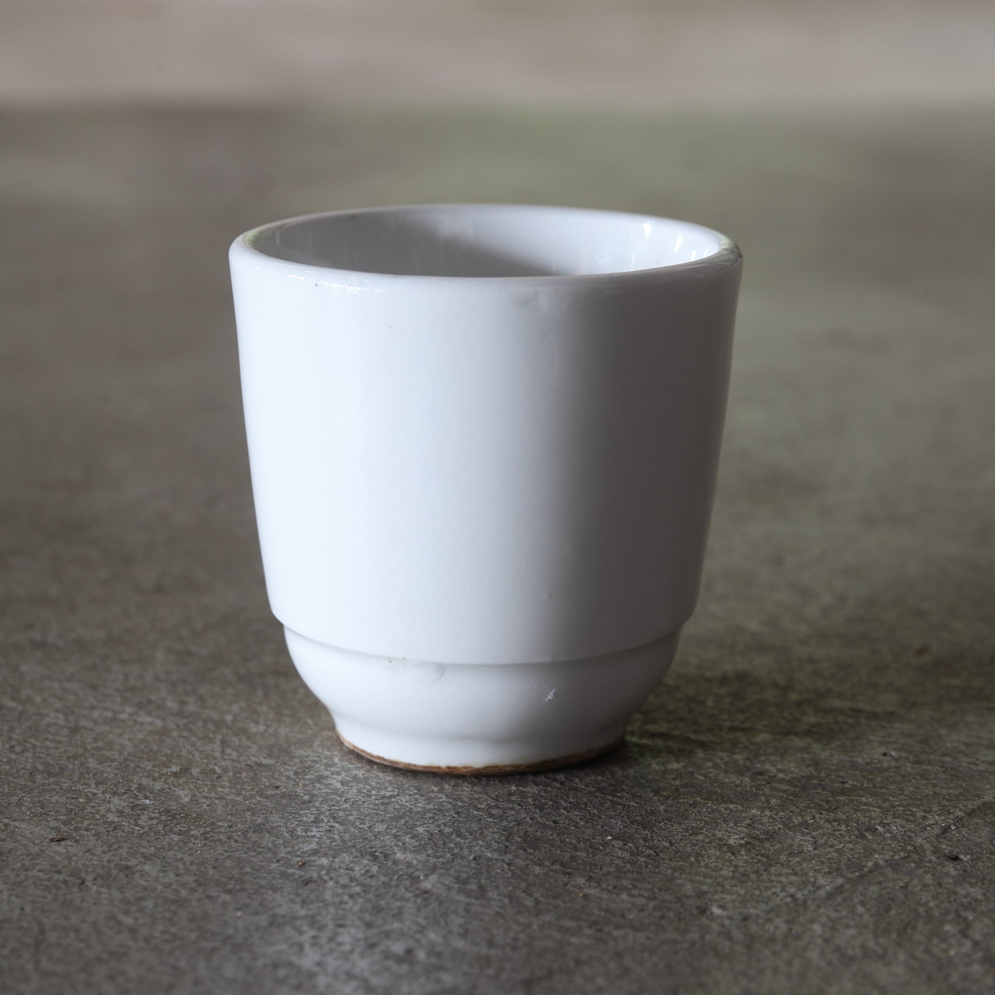 TAZA PARA BRÛLOT, Porcelana blanca, Antigüedad francesa, Moderno(Siglos XIX–XX)