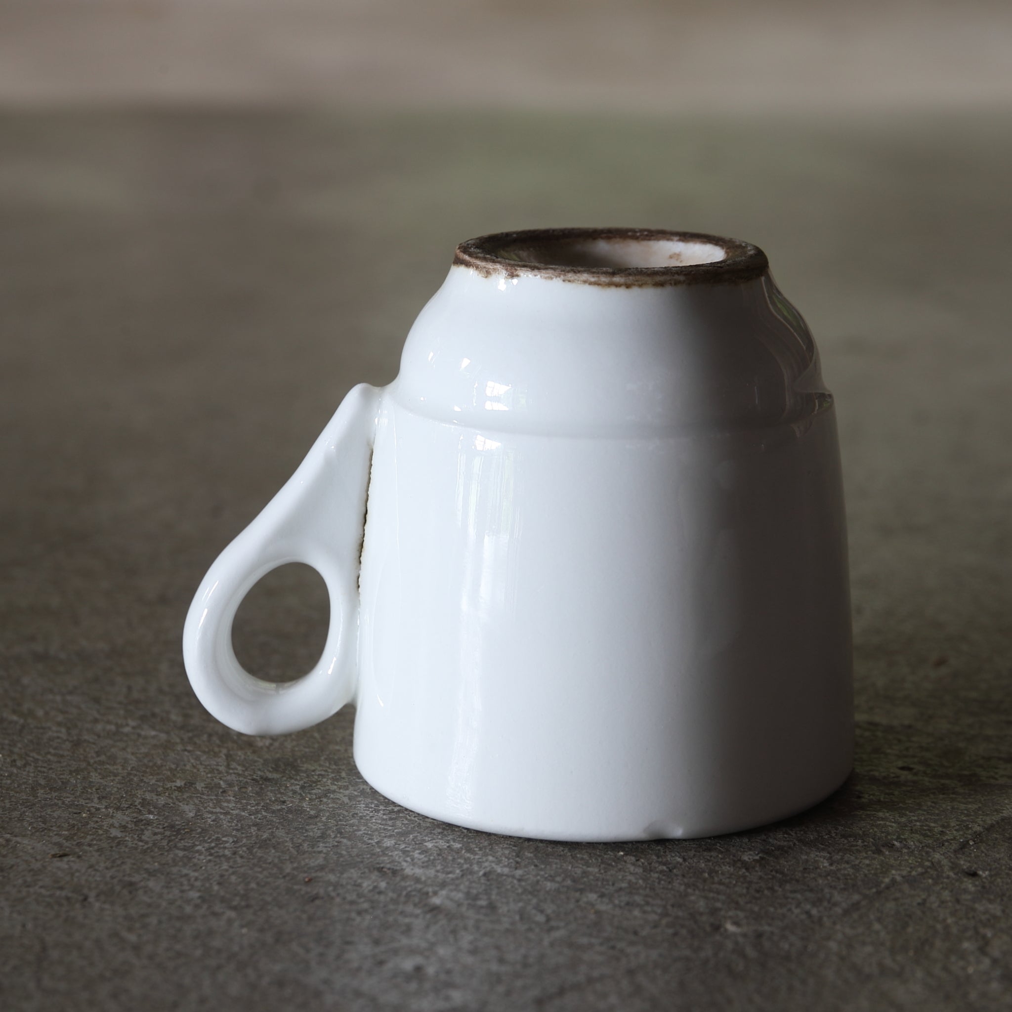 TAZA PARA BRÛLOT, Porcelana blanca, Antigüedad francesa, Moderno(Siglos XIX–XX)