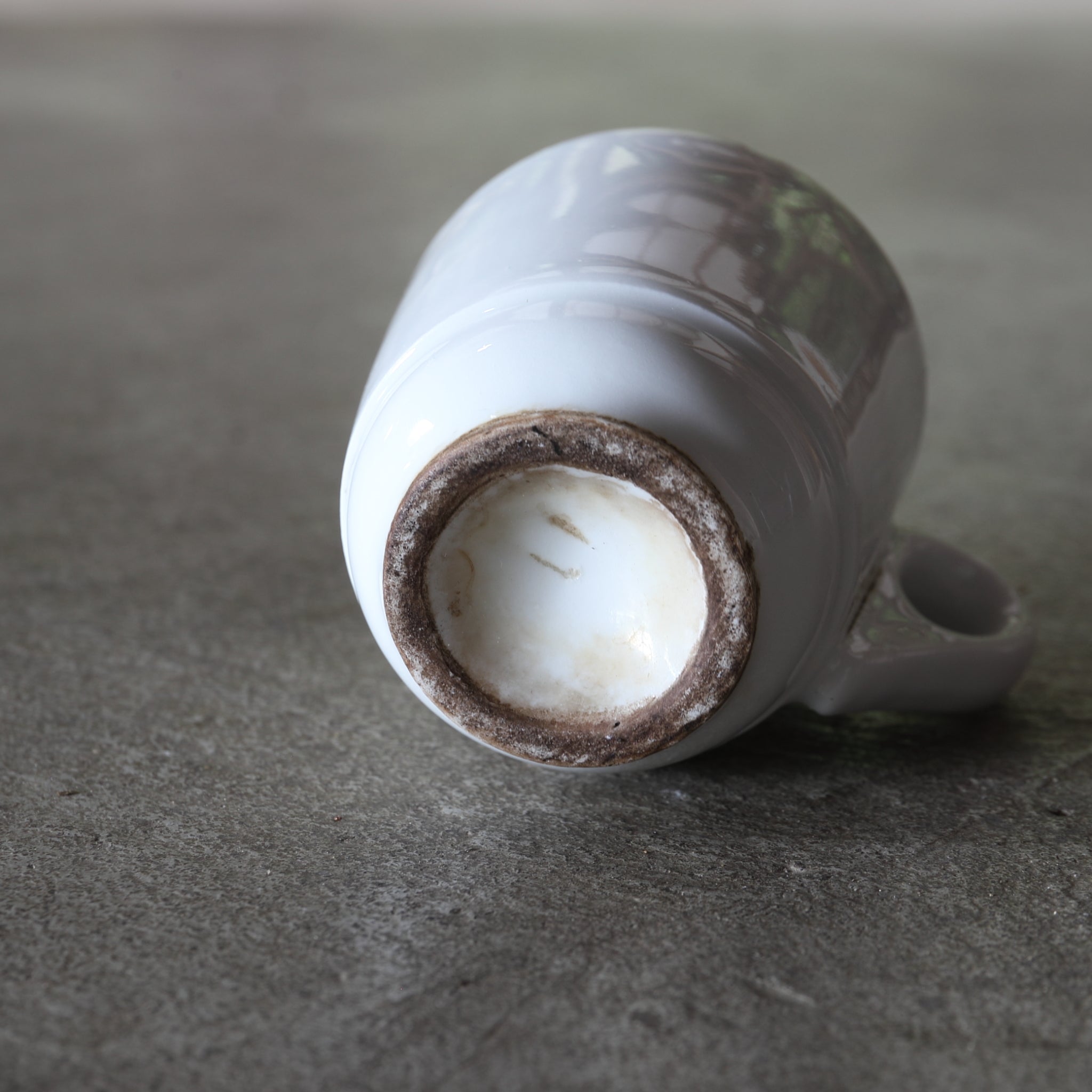 TAZA PARA BRÛLOT, Porcelana blanca, Antigüedad francesa, Moderno(Siglos XIX–XX)