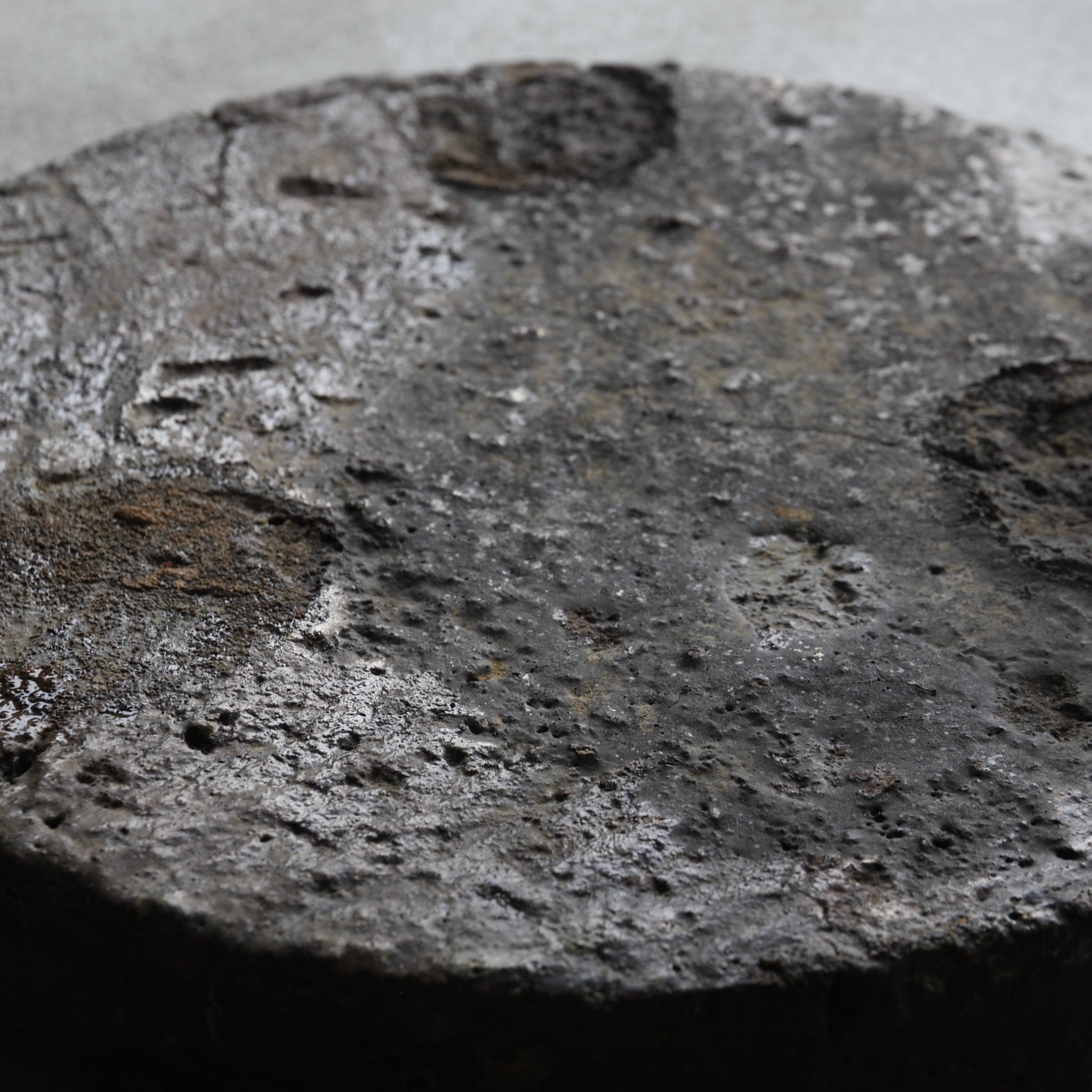PLACA DE CERÁMICA, Ko-Iwami, Período Meiji(1868–1912 d. C.)