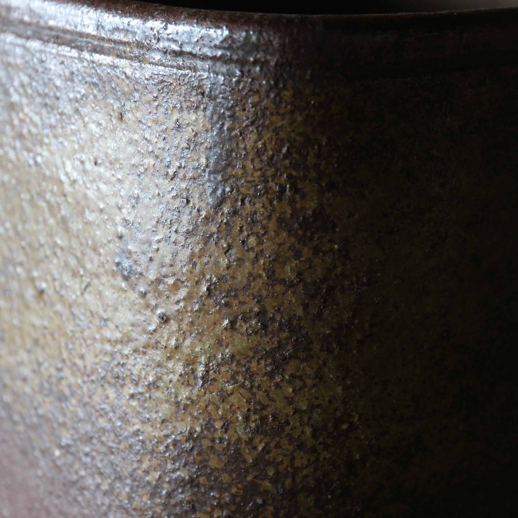 TUBE, Ko-Bizen, with a square-shaped form, Muromachi Period(1336–1573CE)