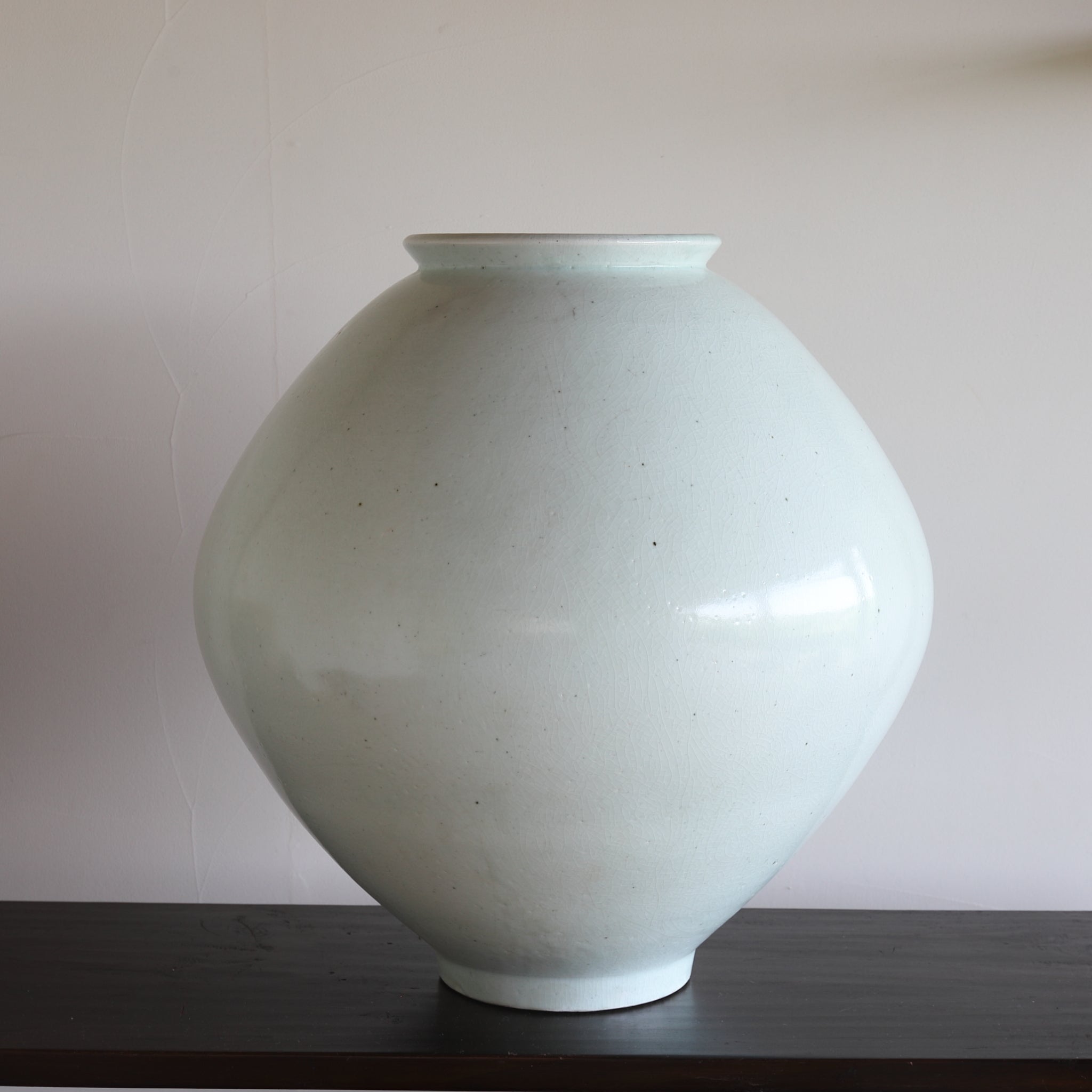 MOON JAR, Porcelana blanca, Dinastía Joseon(1392–1897 d. C.)
