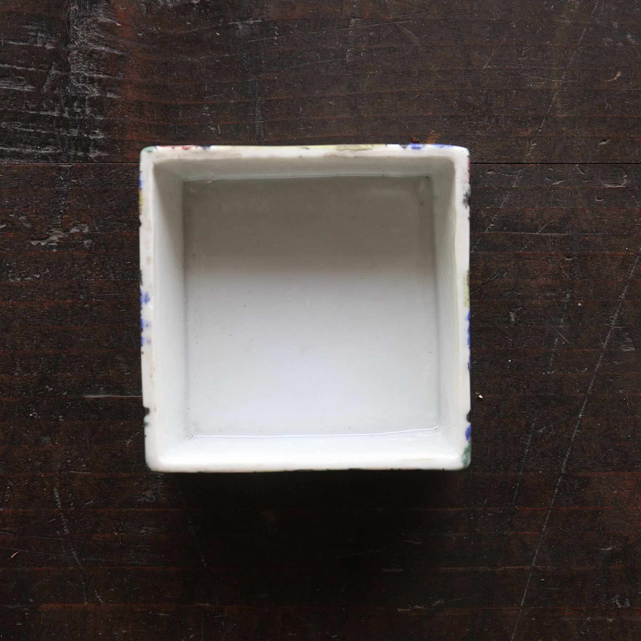 CAJA ESCALONADA PARA DULCES, Ko-Imari, Período Edo(1603–1867 d. C.)