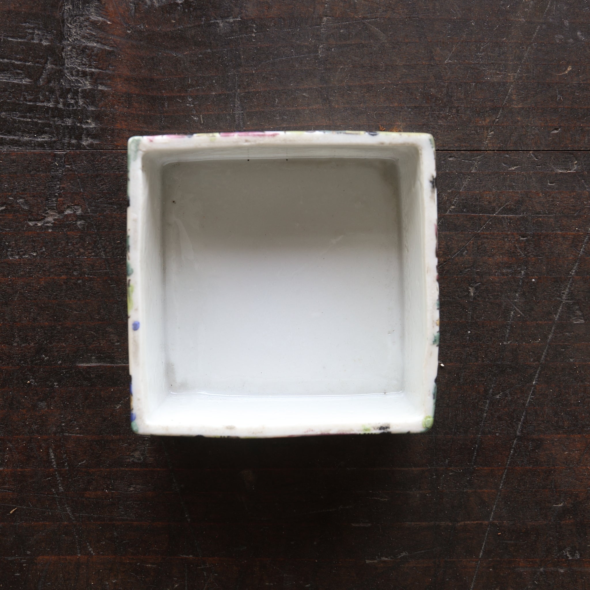 CAJA ESCALONADA PARA DULCES, Ko-Imari, Período Edo(1603–1867 d. C.)